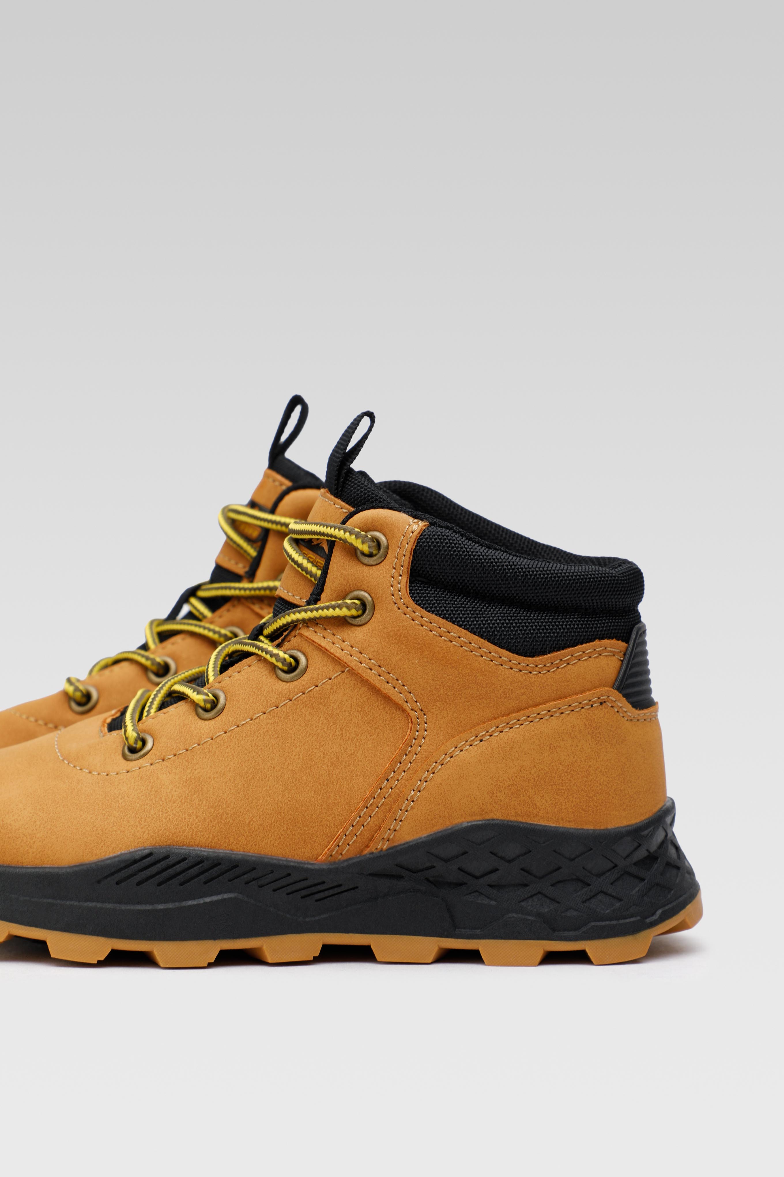 Trekking čevlji Rjava