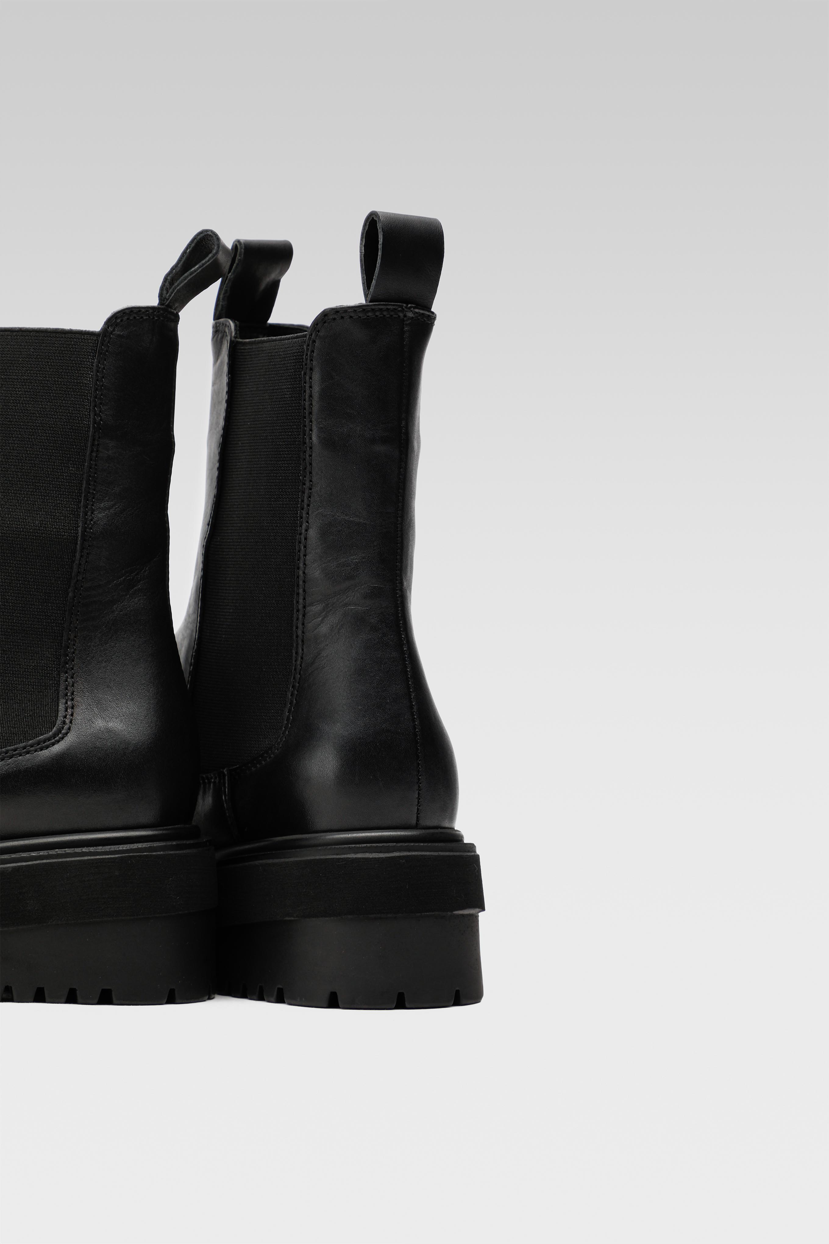 Členková obuv Čierna