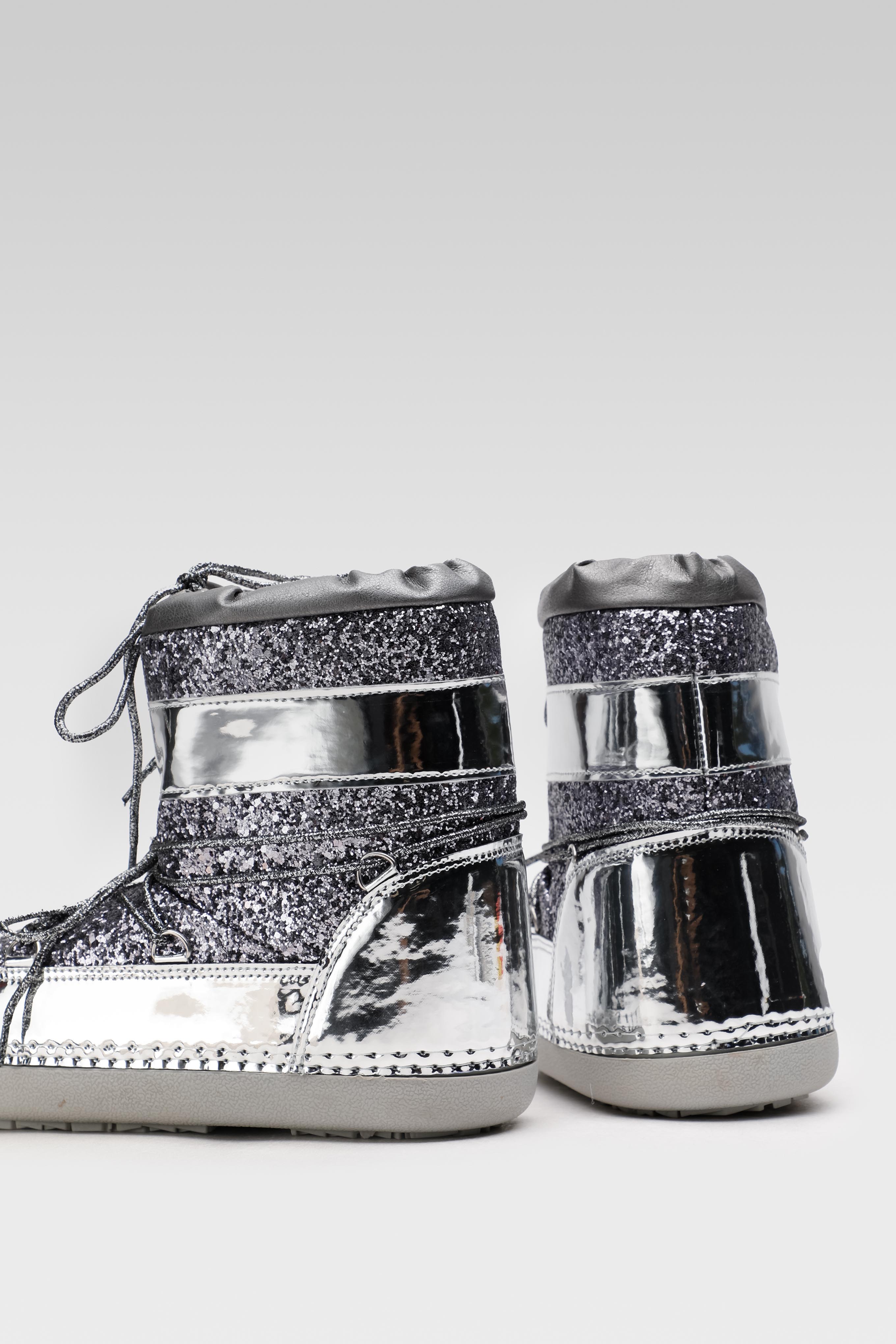 Kotníková obuv STŘÍBRNÁ