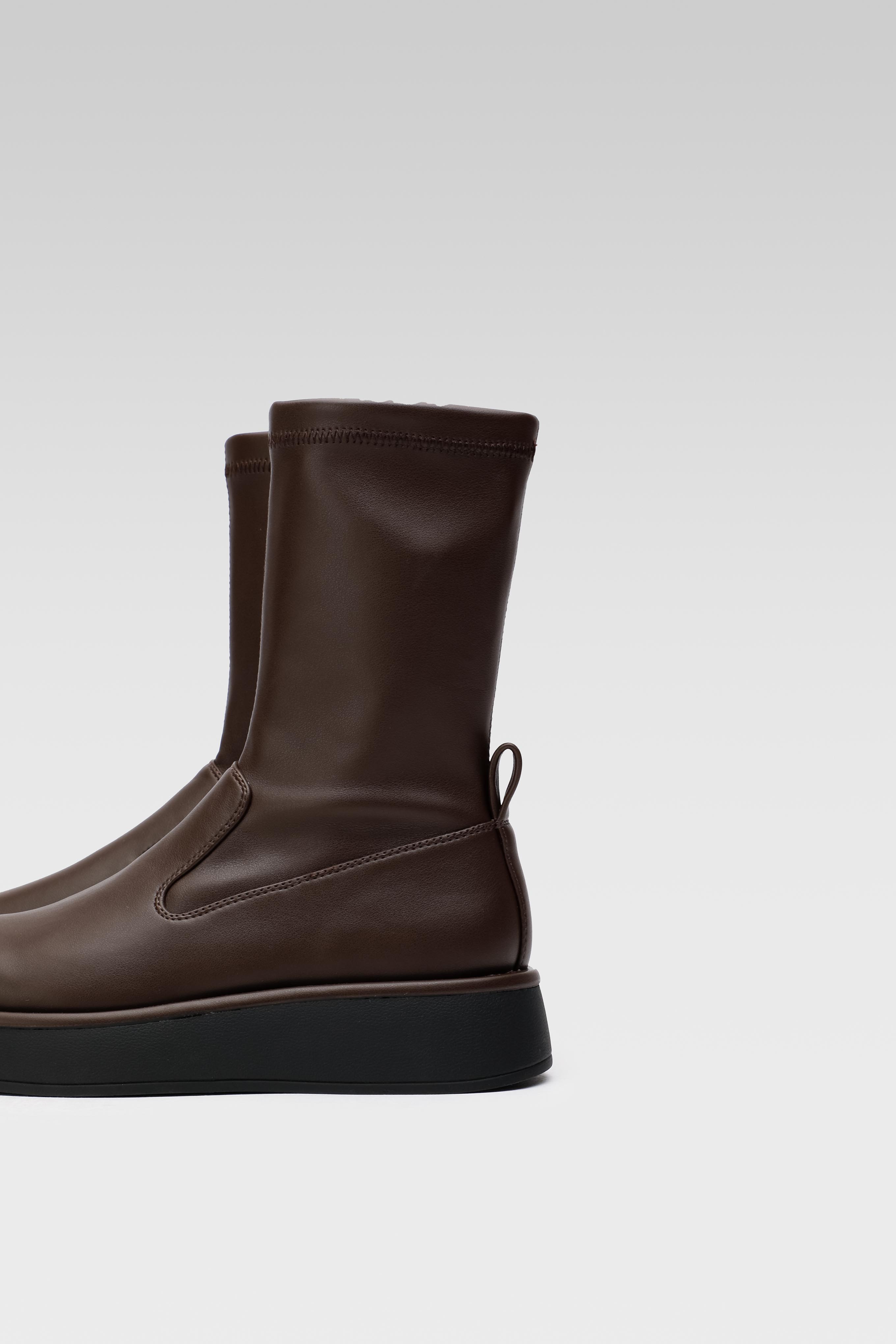 Škornji Čokoladno rjava