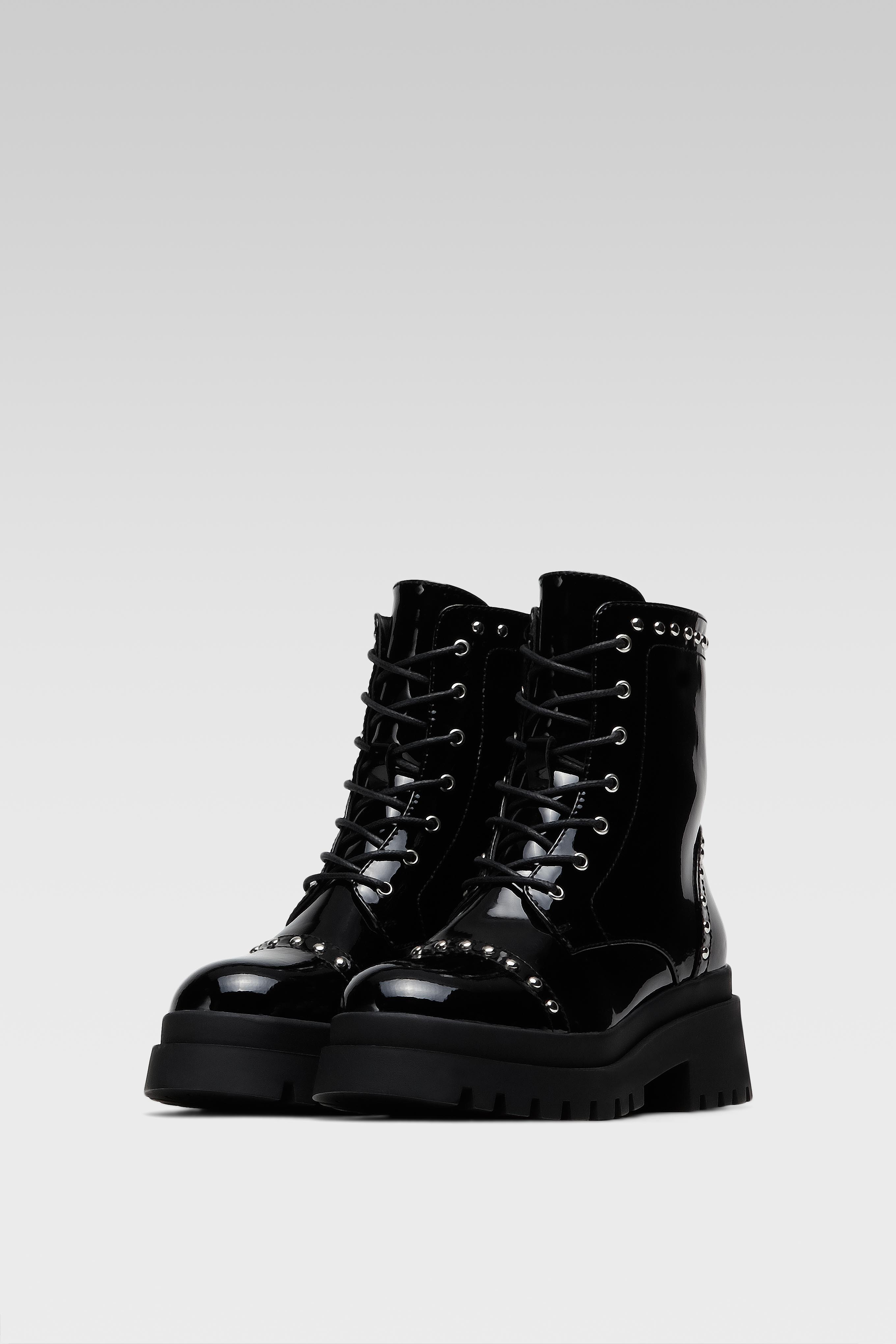 Gležnjarji z vezalkami Črna