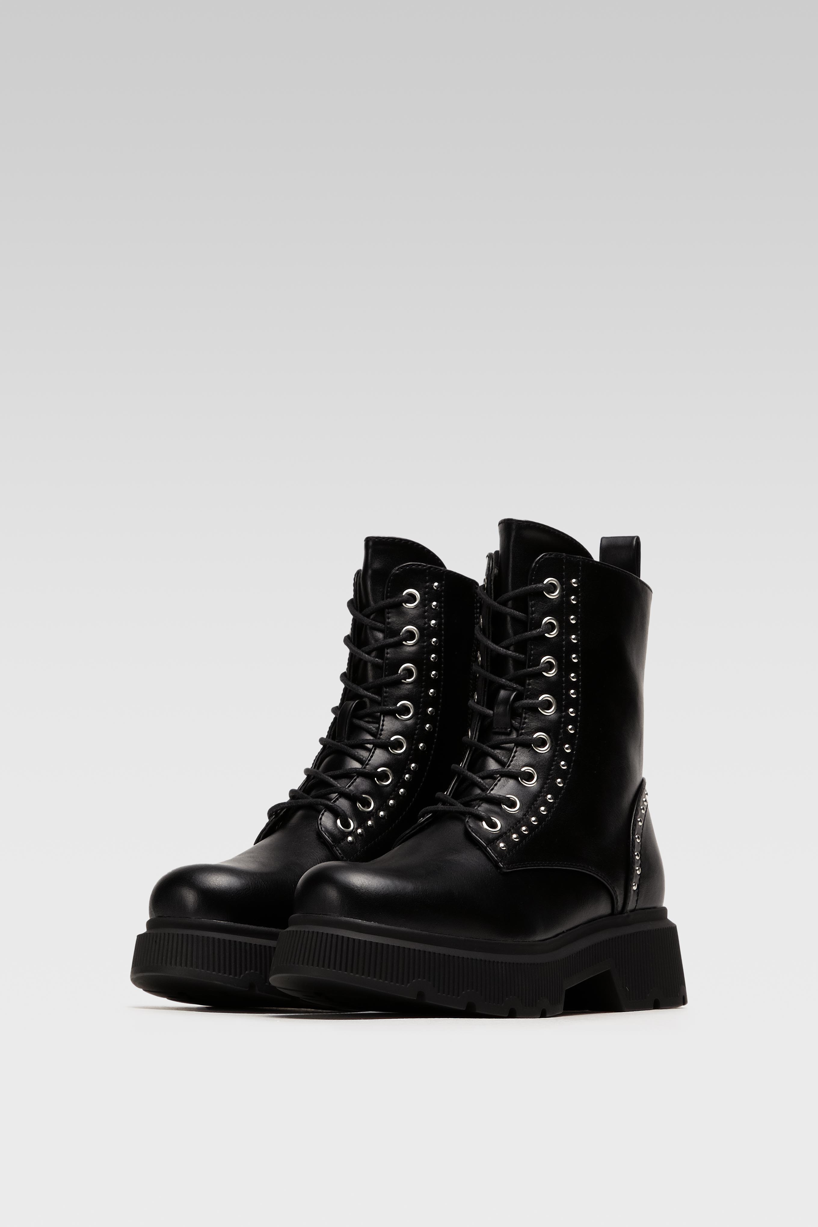 Gležnjarji z vezalkami Črna