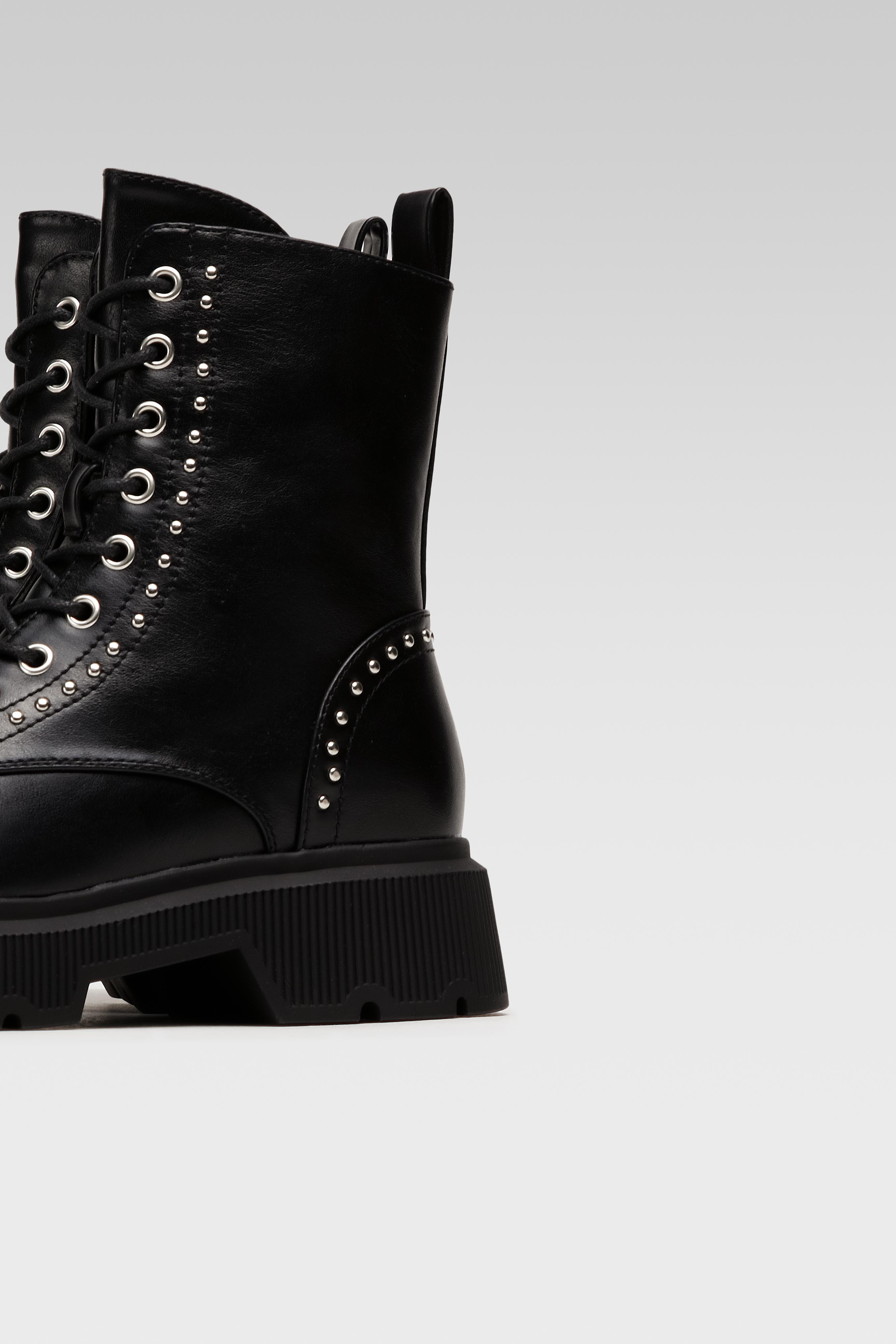 Gležnjarji z vezalkami Črna