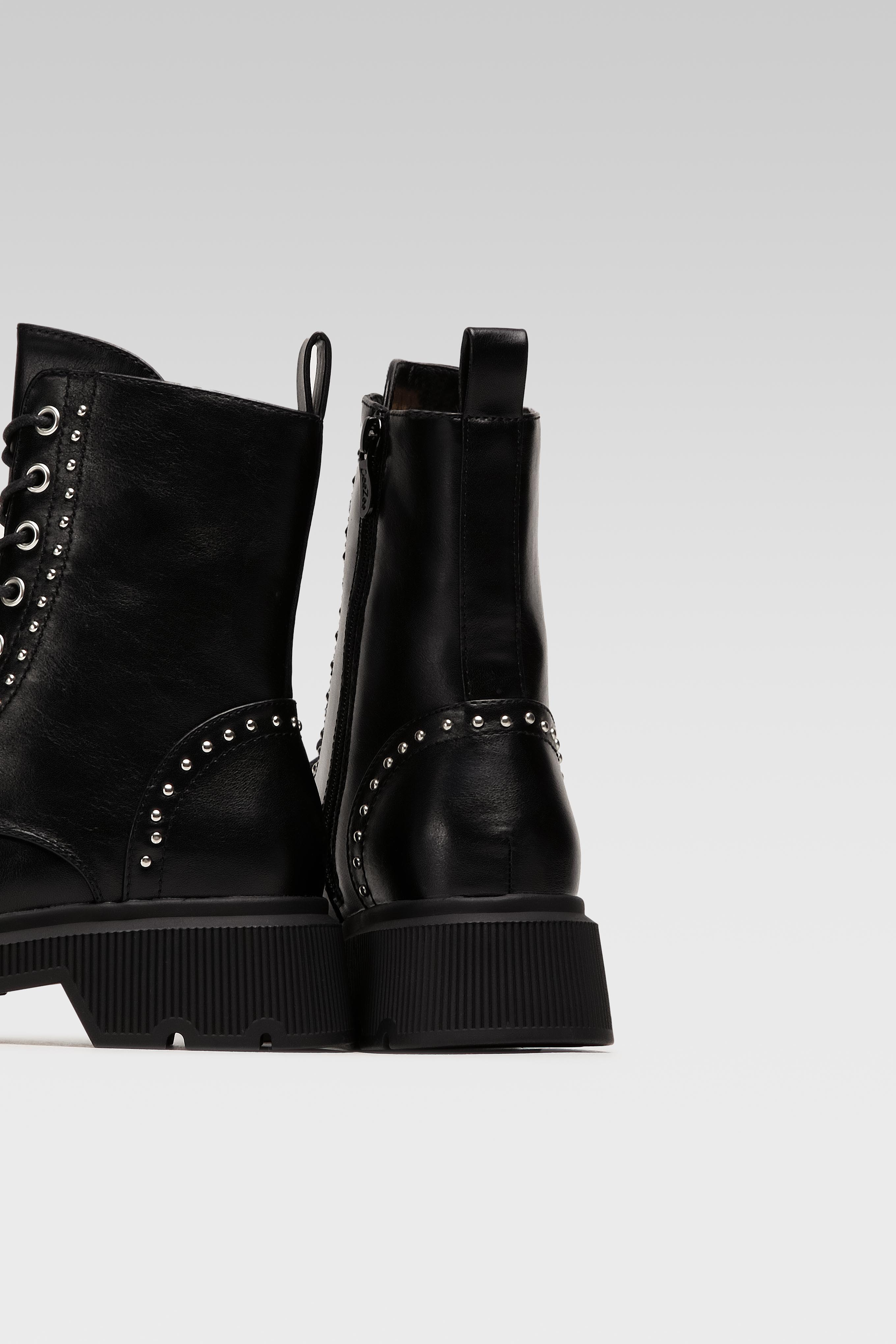 Gležnjarji z vezalkami Črna