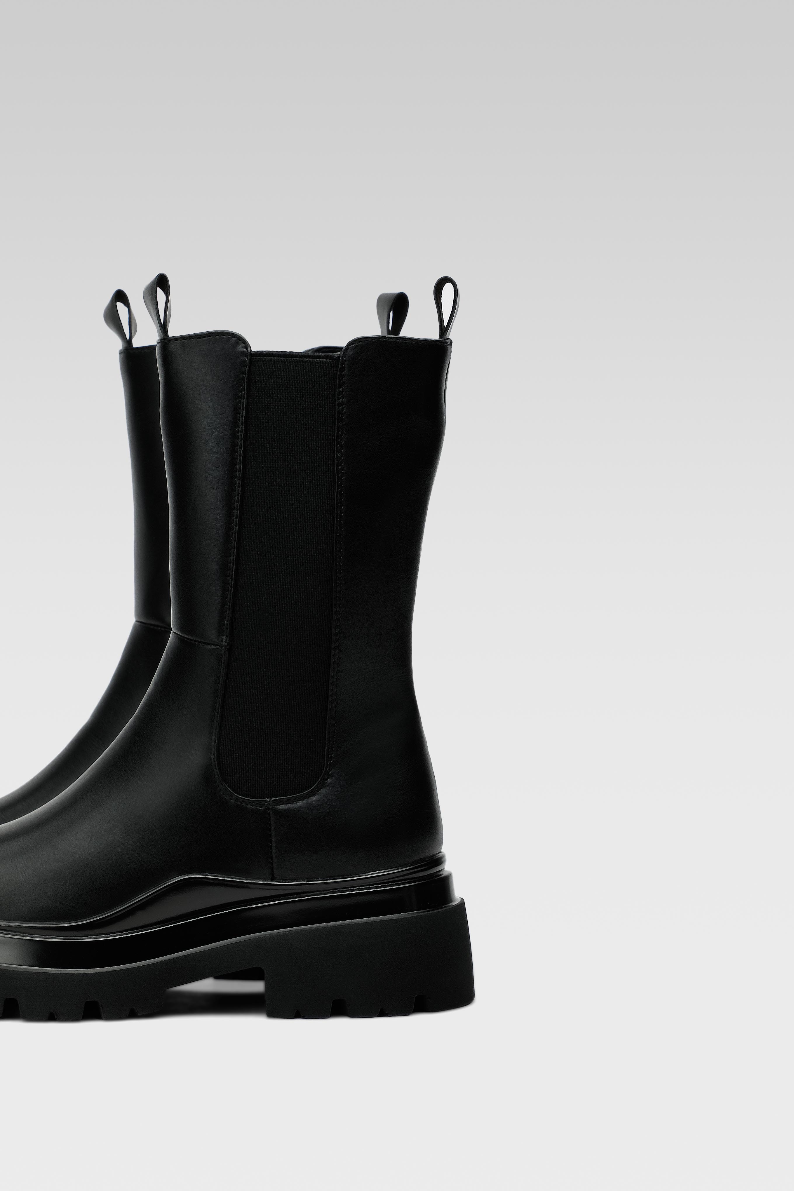 Kotníková obuv ČERNÁ