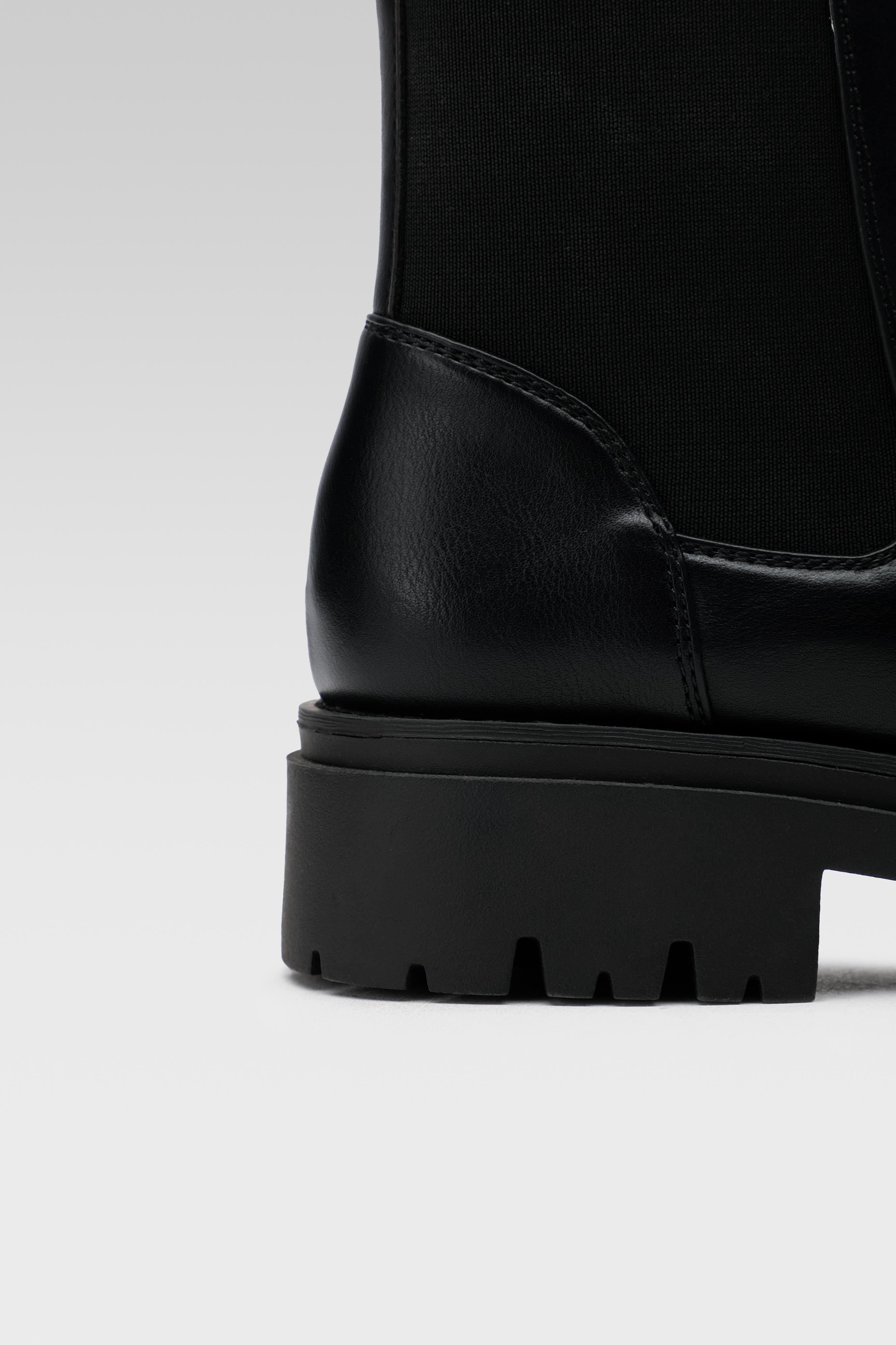 Botine NEGRU