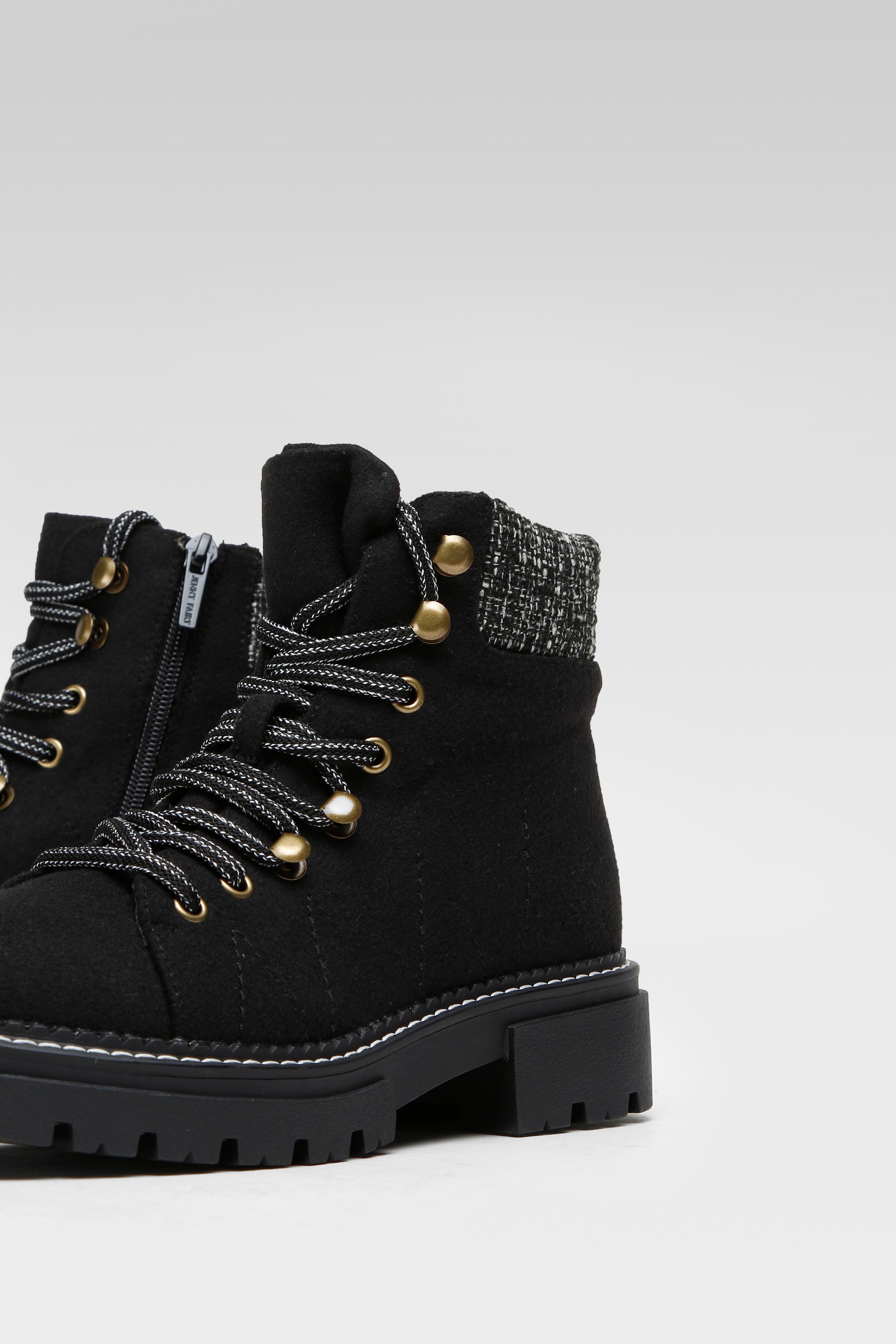 Šněrovací vyšší obuv ČERNÁ