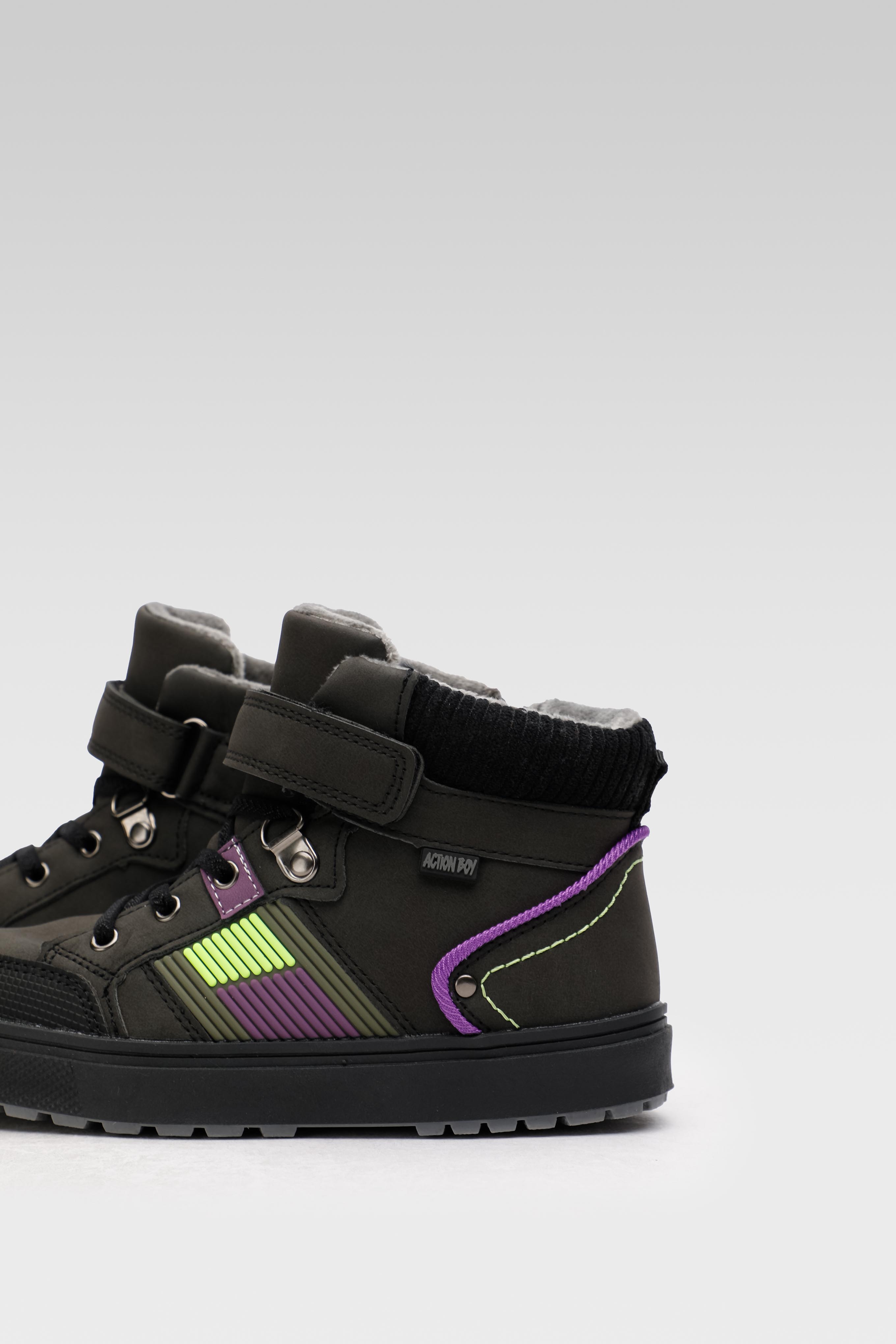 Gležnjarji z vezalkami Črna