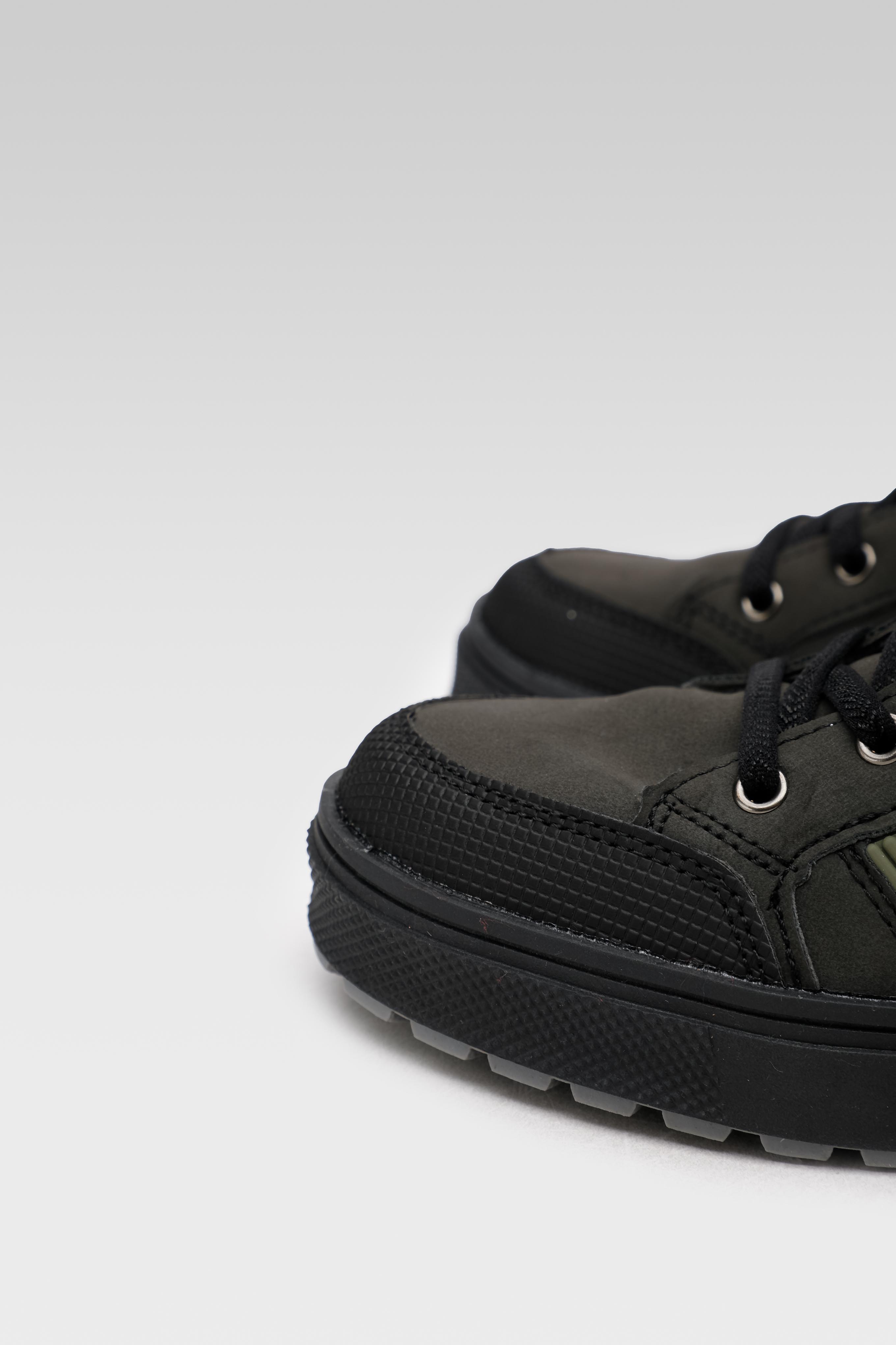 Gležnjarji z vezalkami Črna