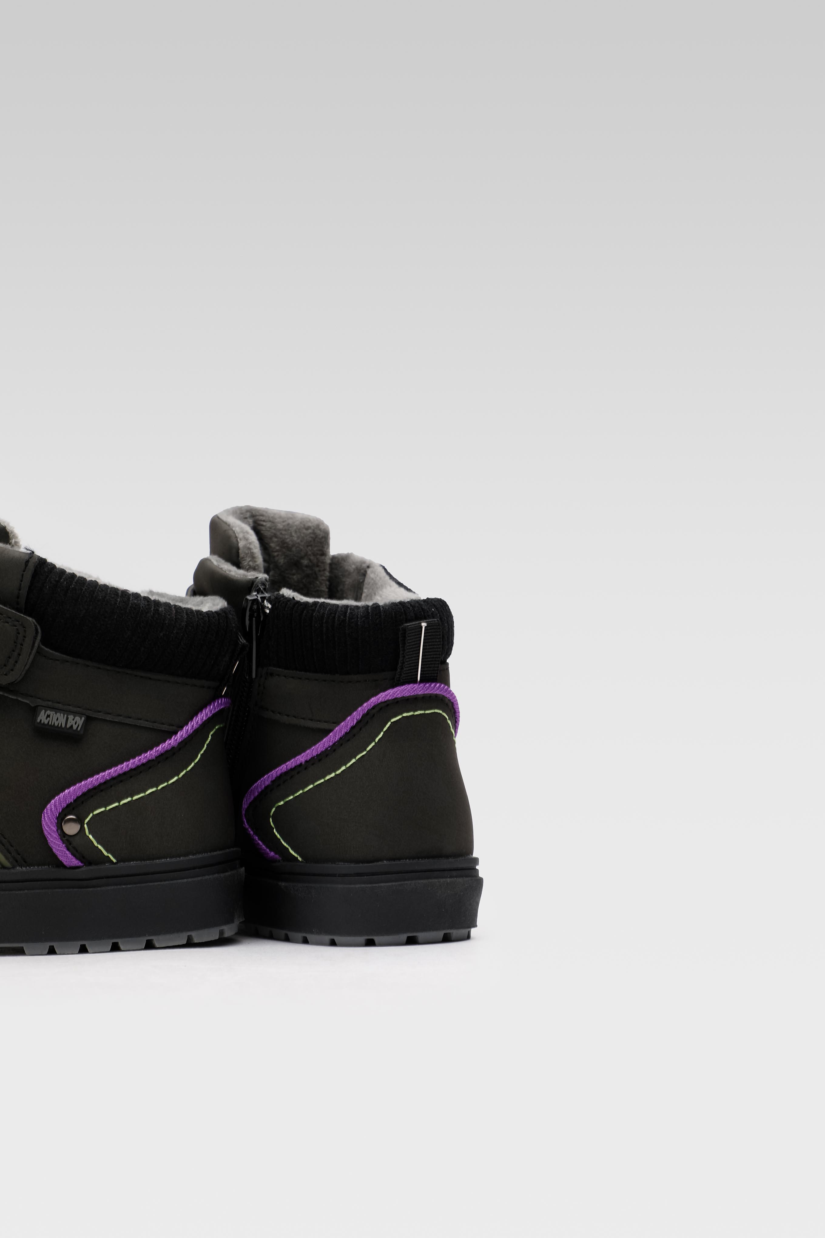 Gležnjarji z vezalkami Črna