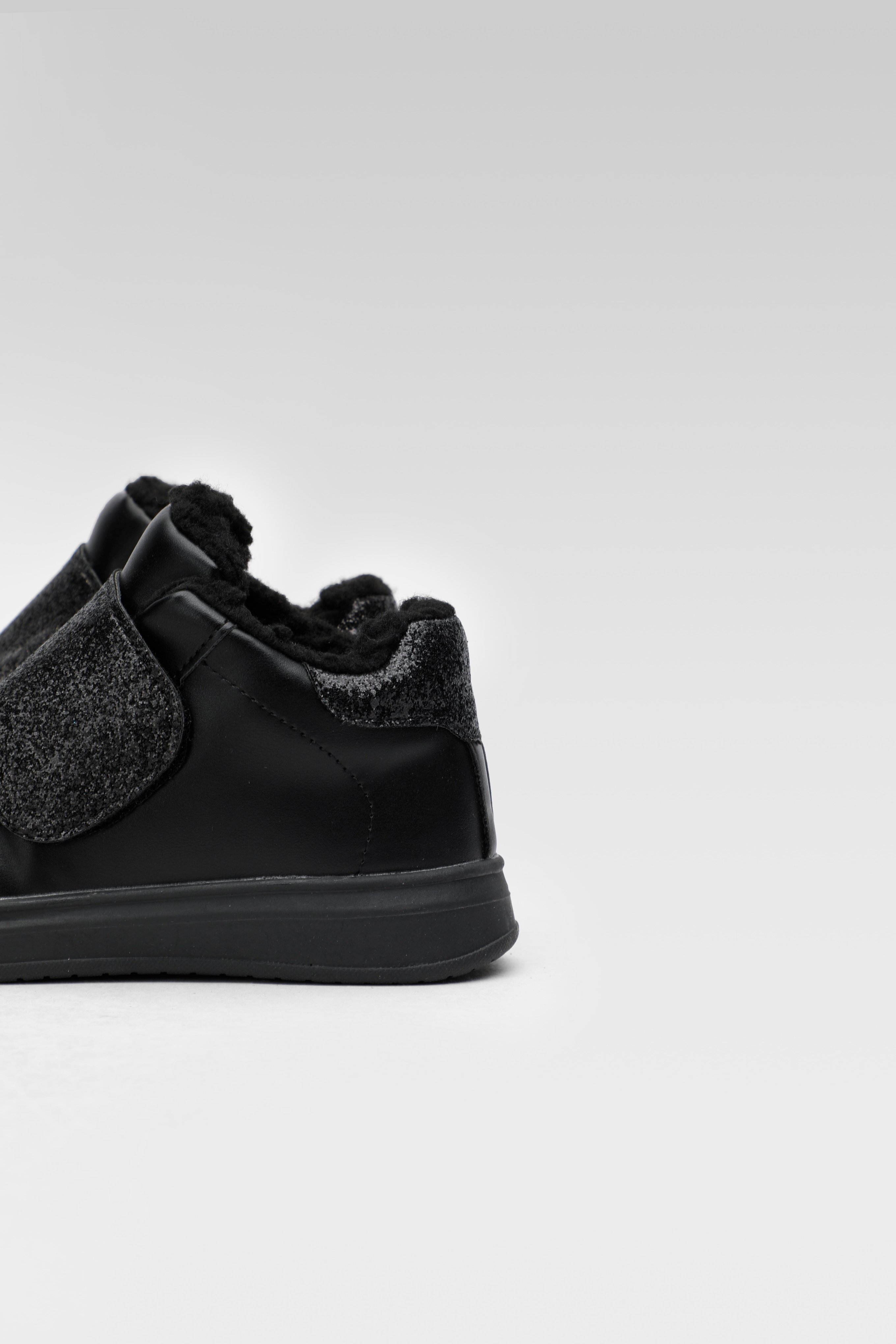 Gležnjarji z vezalkami Črna