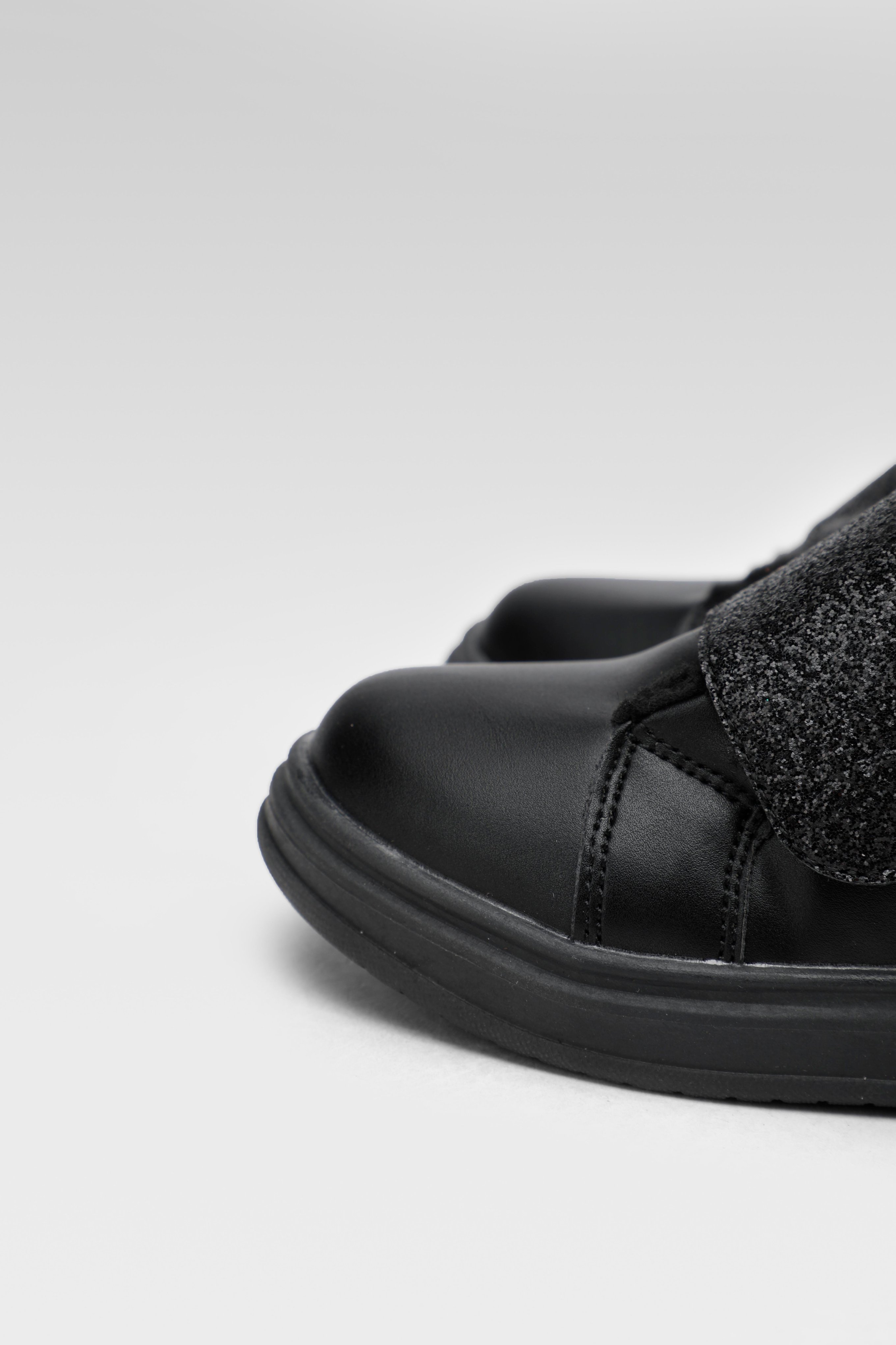 Gležnjarji z vezalkami Črna