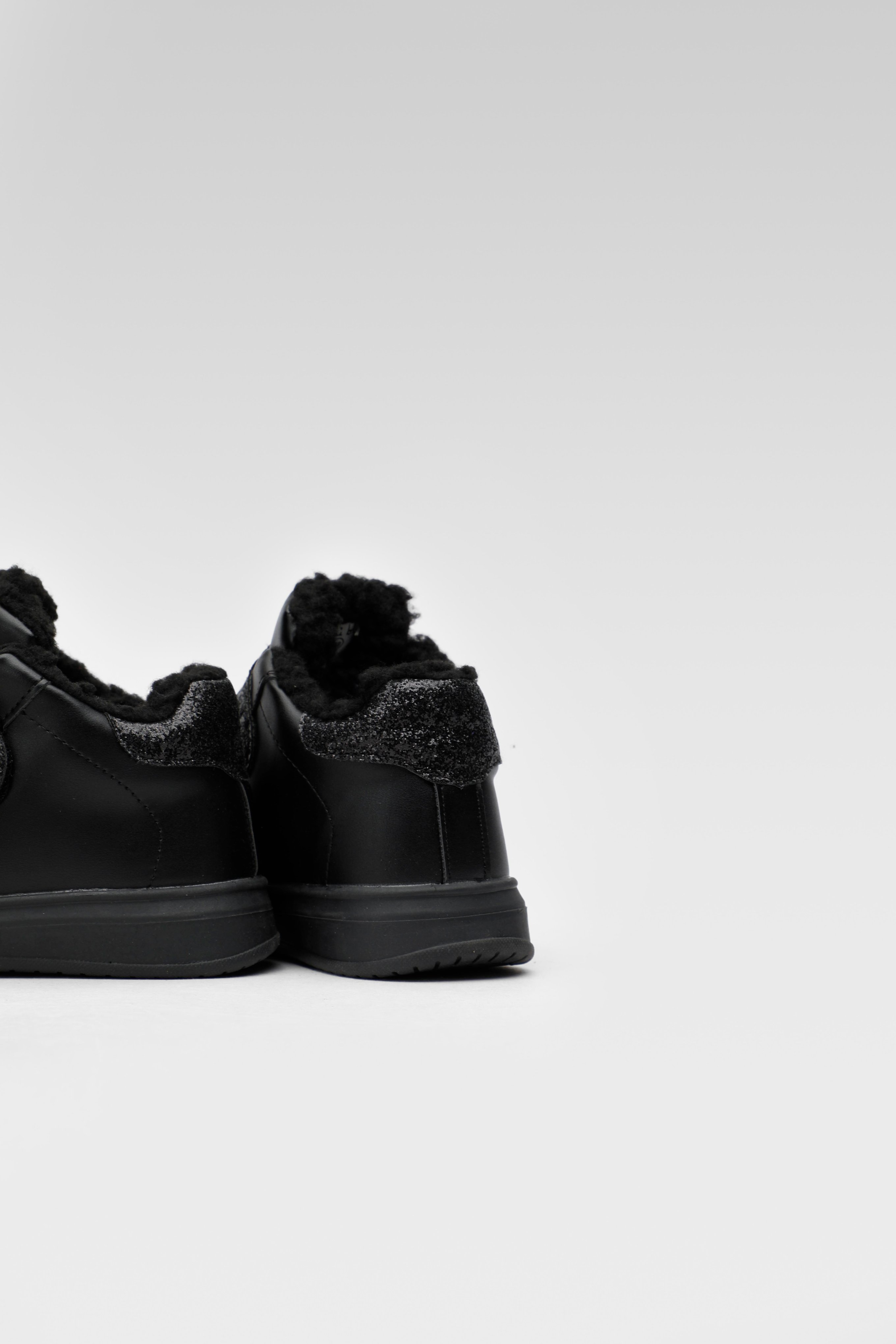 Gležnjarji z vezalkami Črna