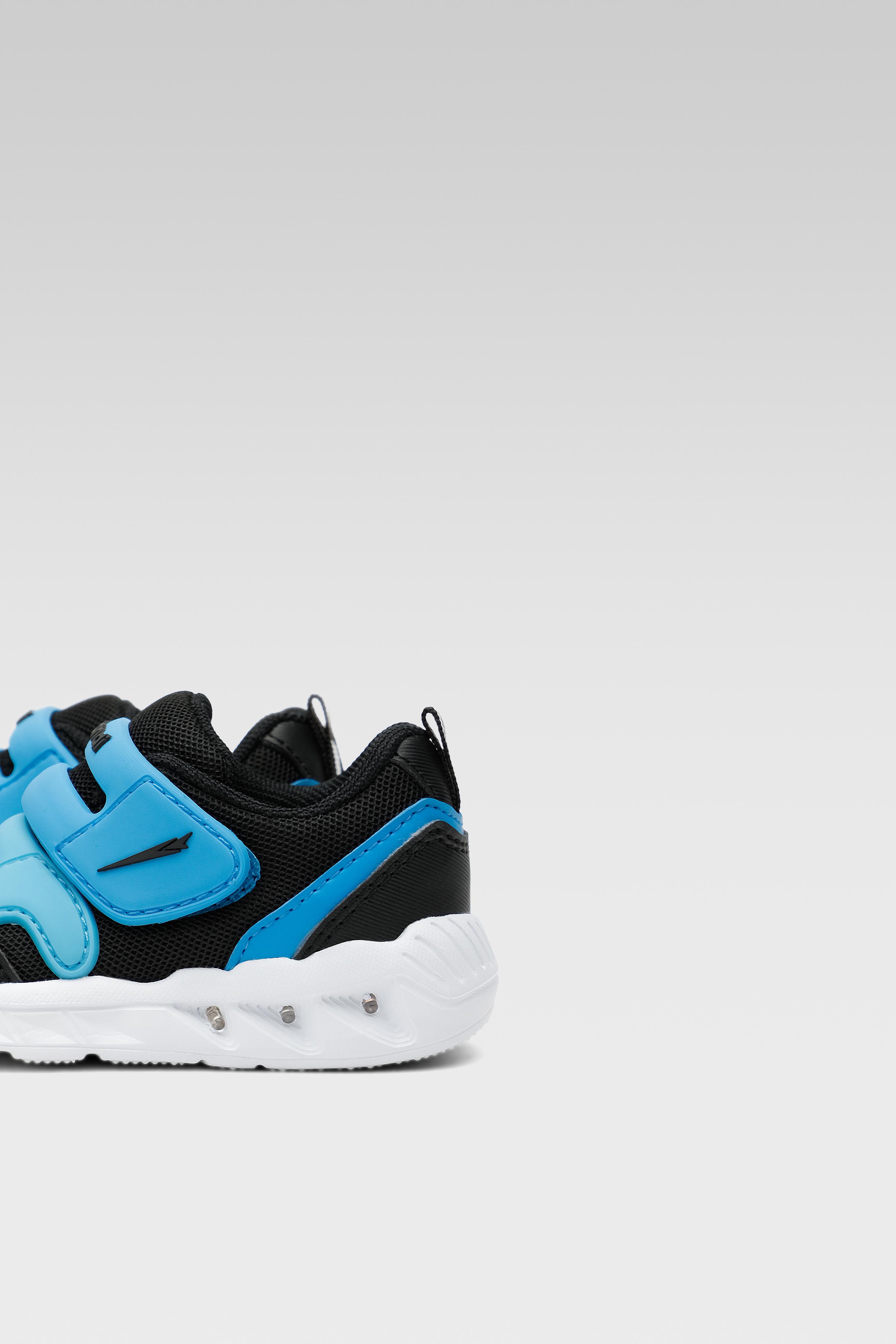 Sportovní obuv ČERNÁ