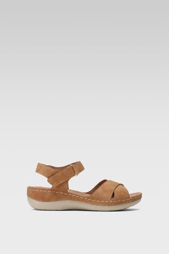Clara Barson WSS20580-01 CAMEL