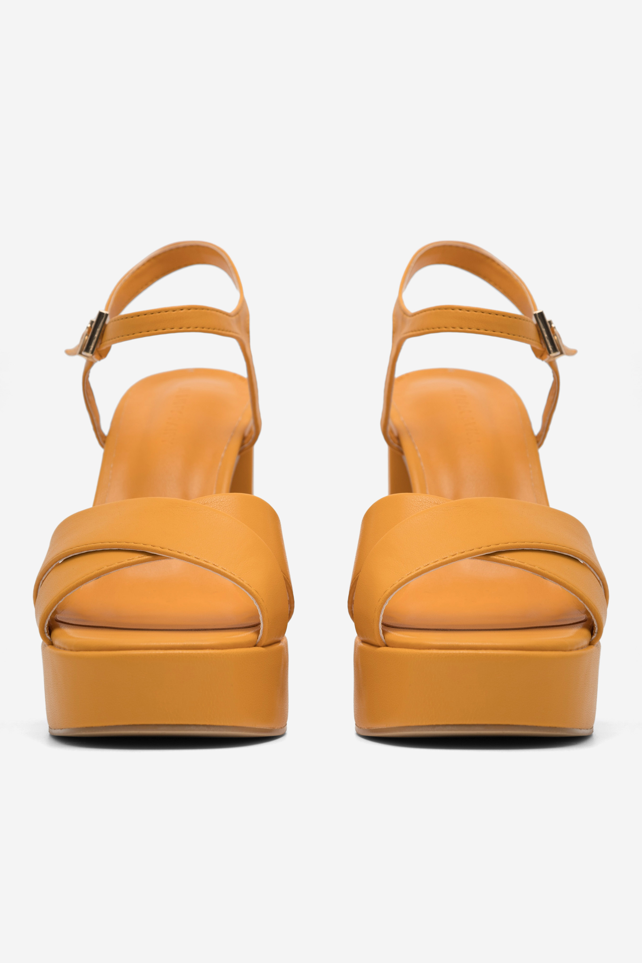 Sandali Oranžna