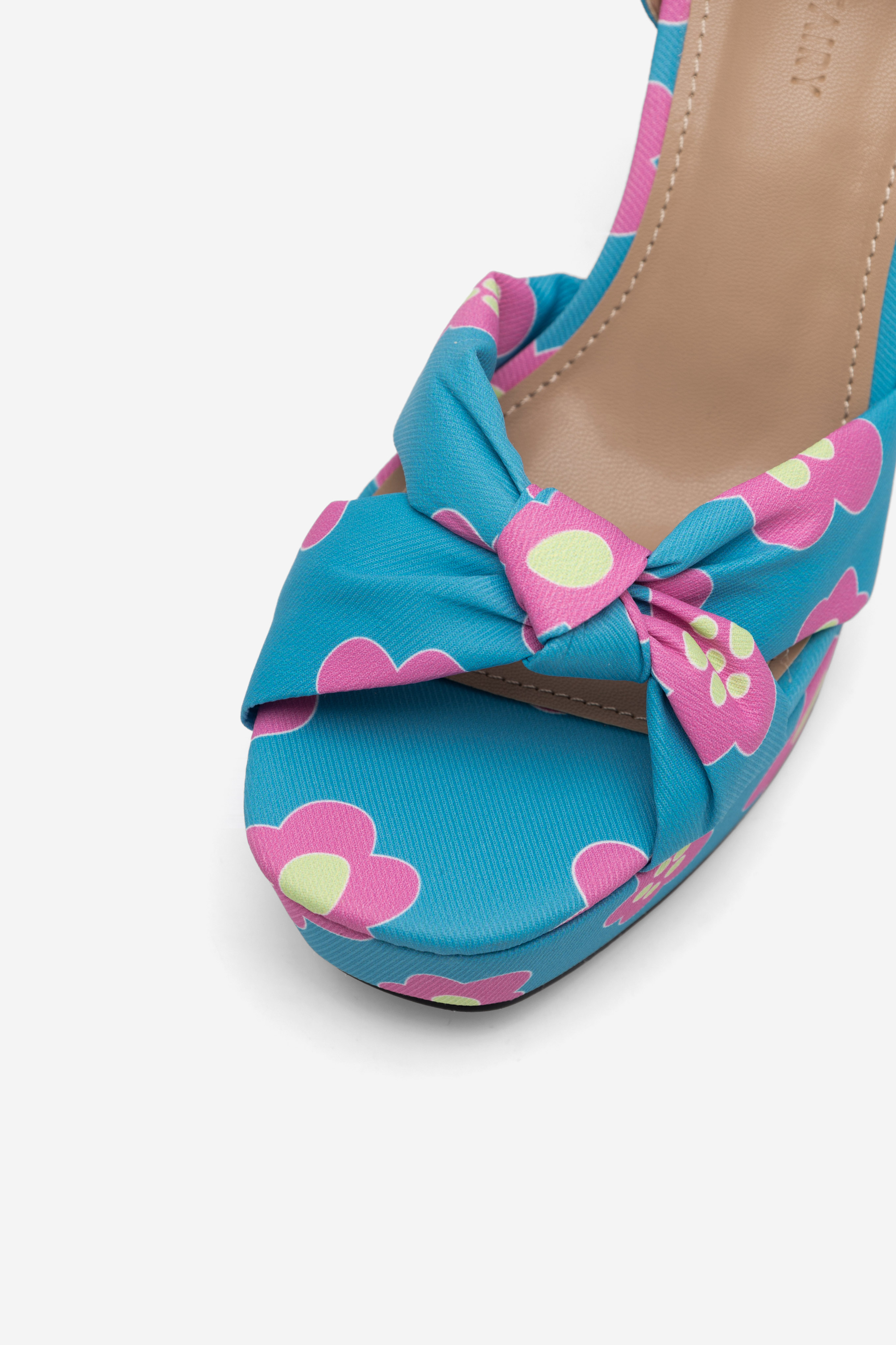 Sandály BLANKYTNĚ MODRÁ