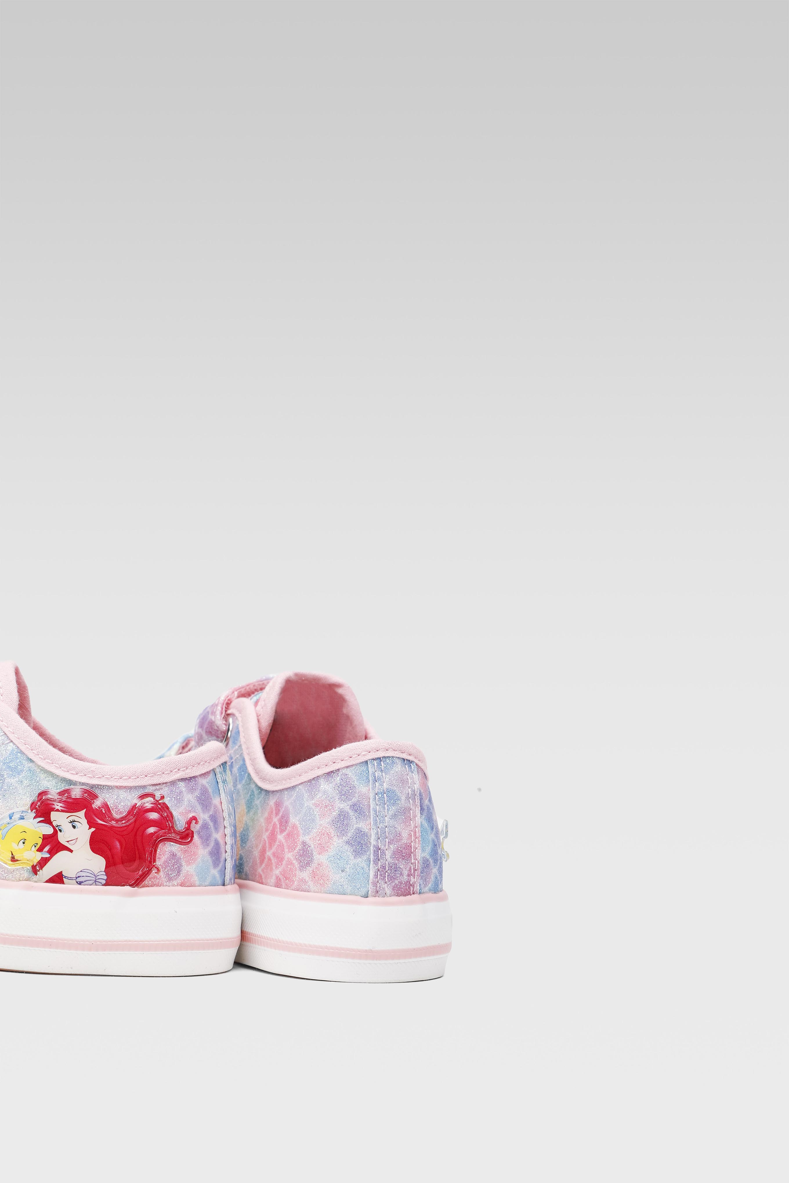 Platnene superge Pisano