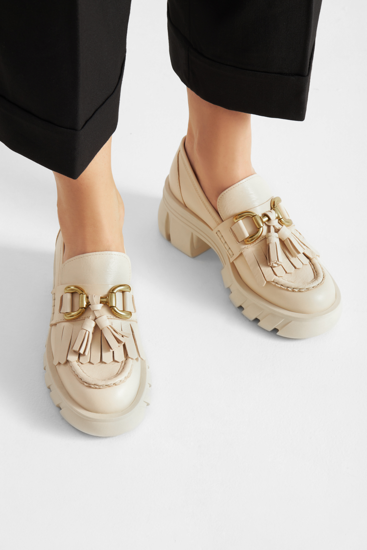 Čevlji brez vezalk Bež