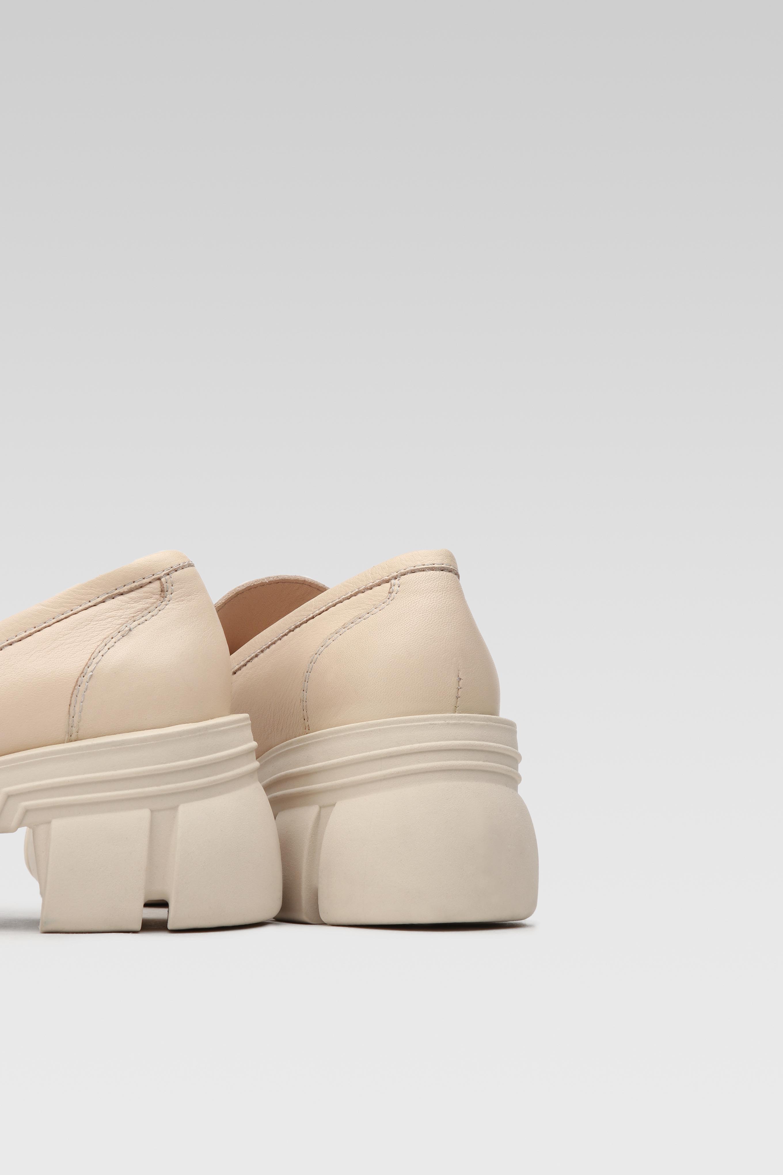 Čevlji brez vezalk Bež