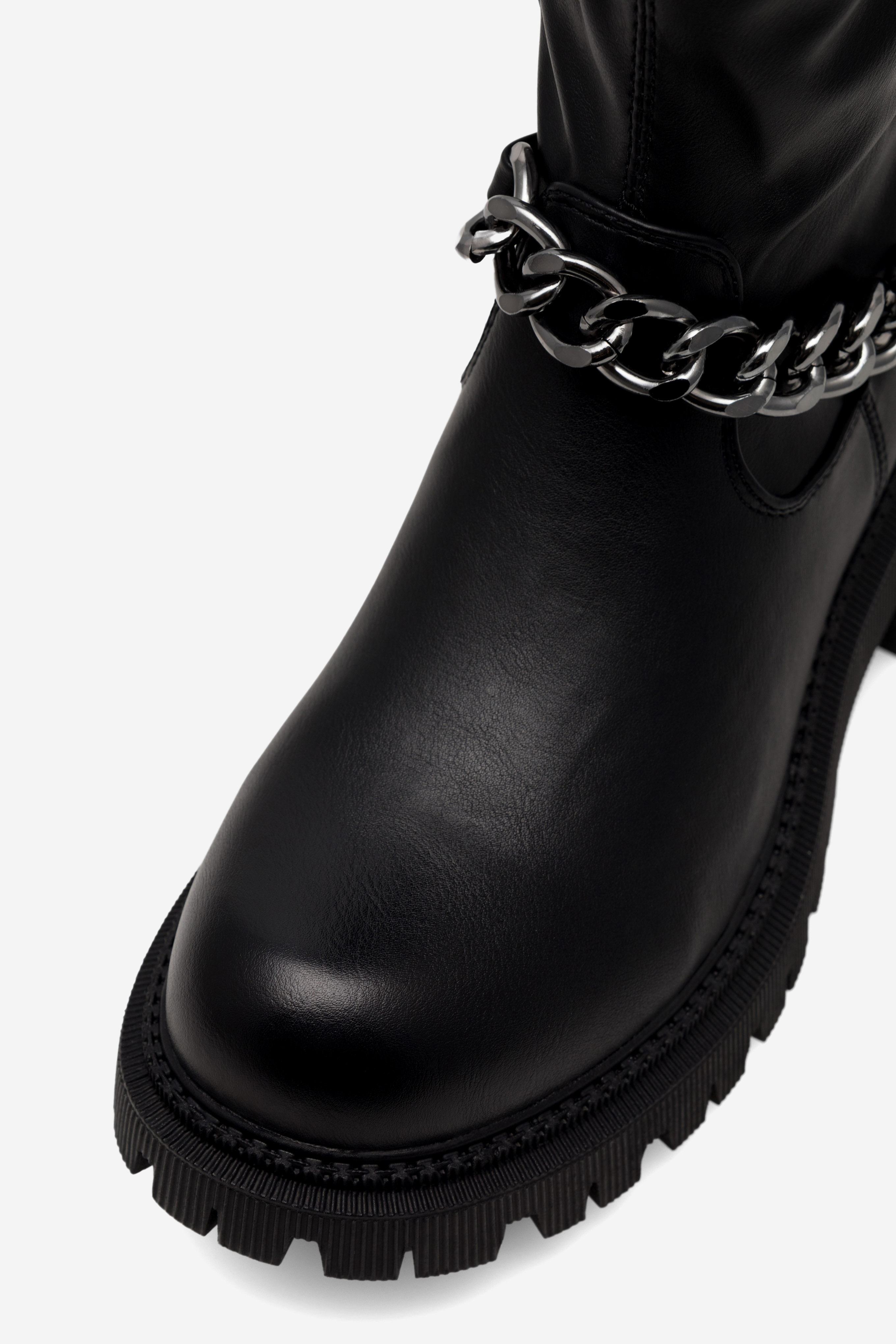 Mušketierky Čierna