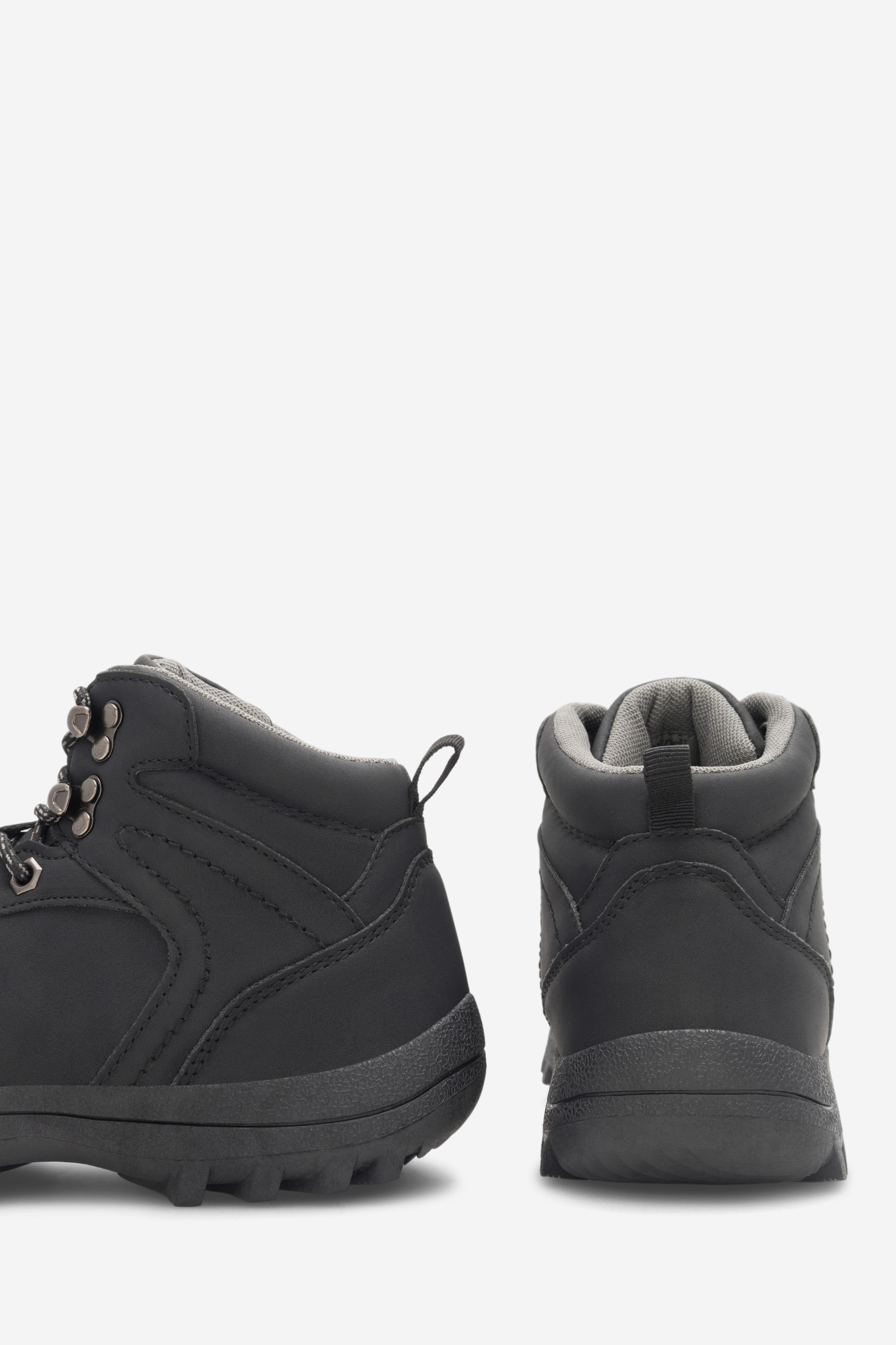 Trekking čevlji Črna