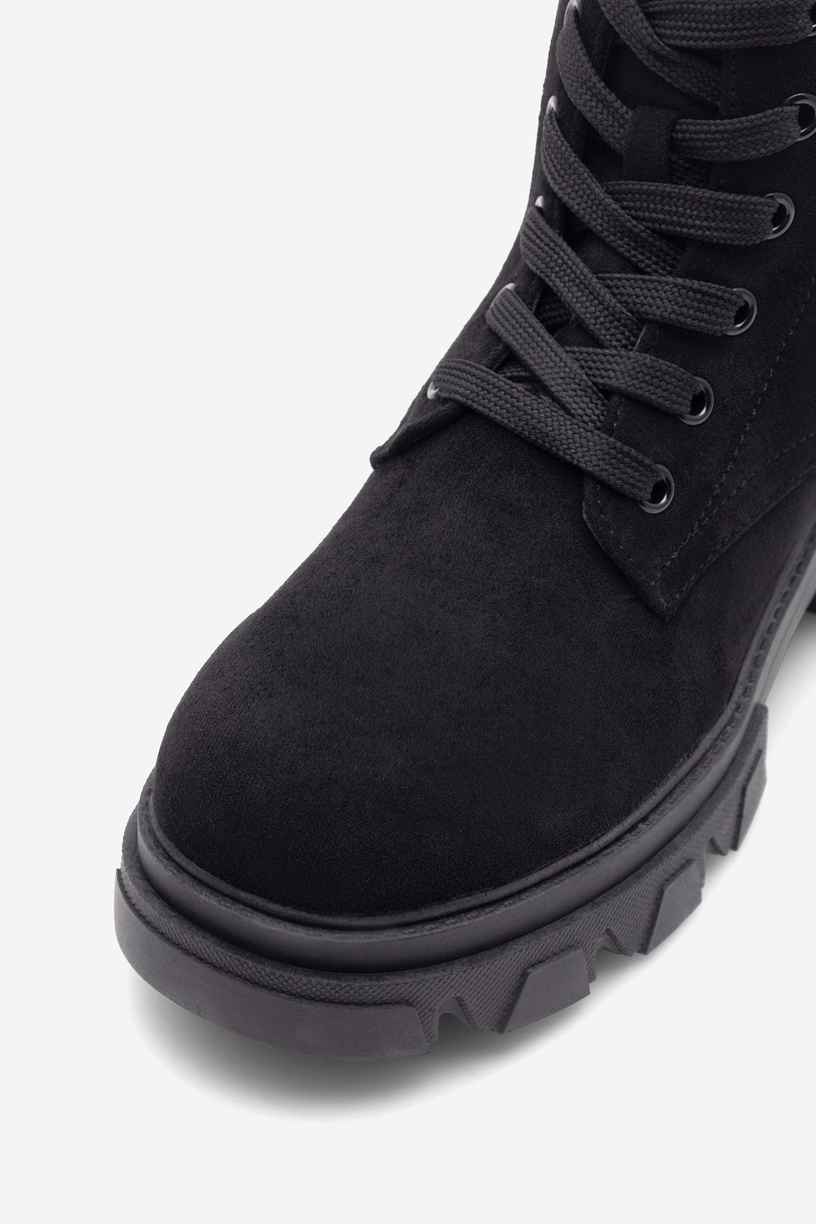 Šnurovacie topánky Čierna