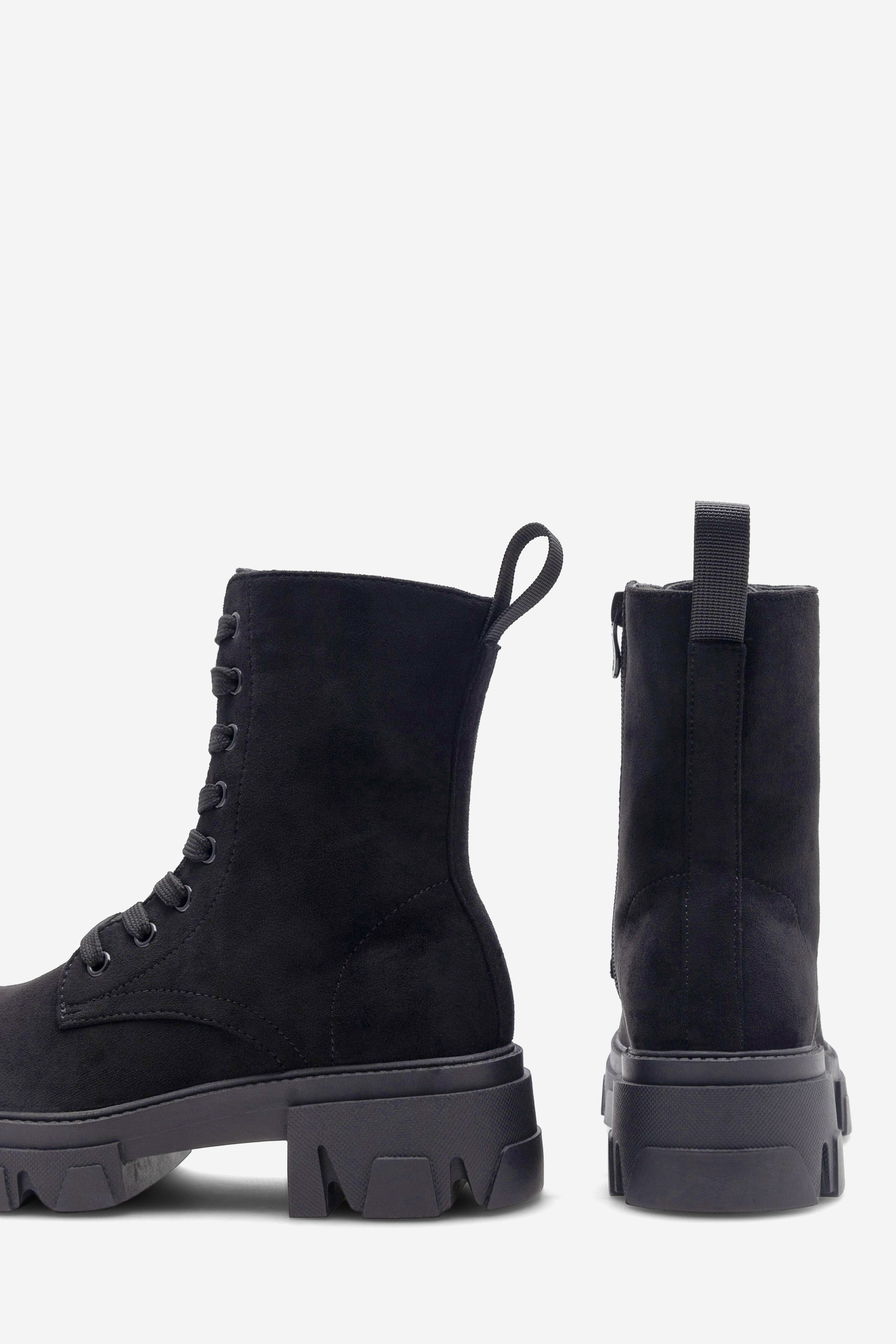 Šnurovacie topánky Čierna