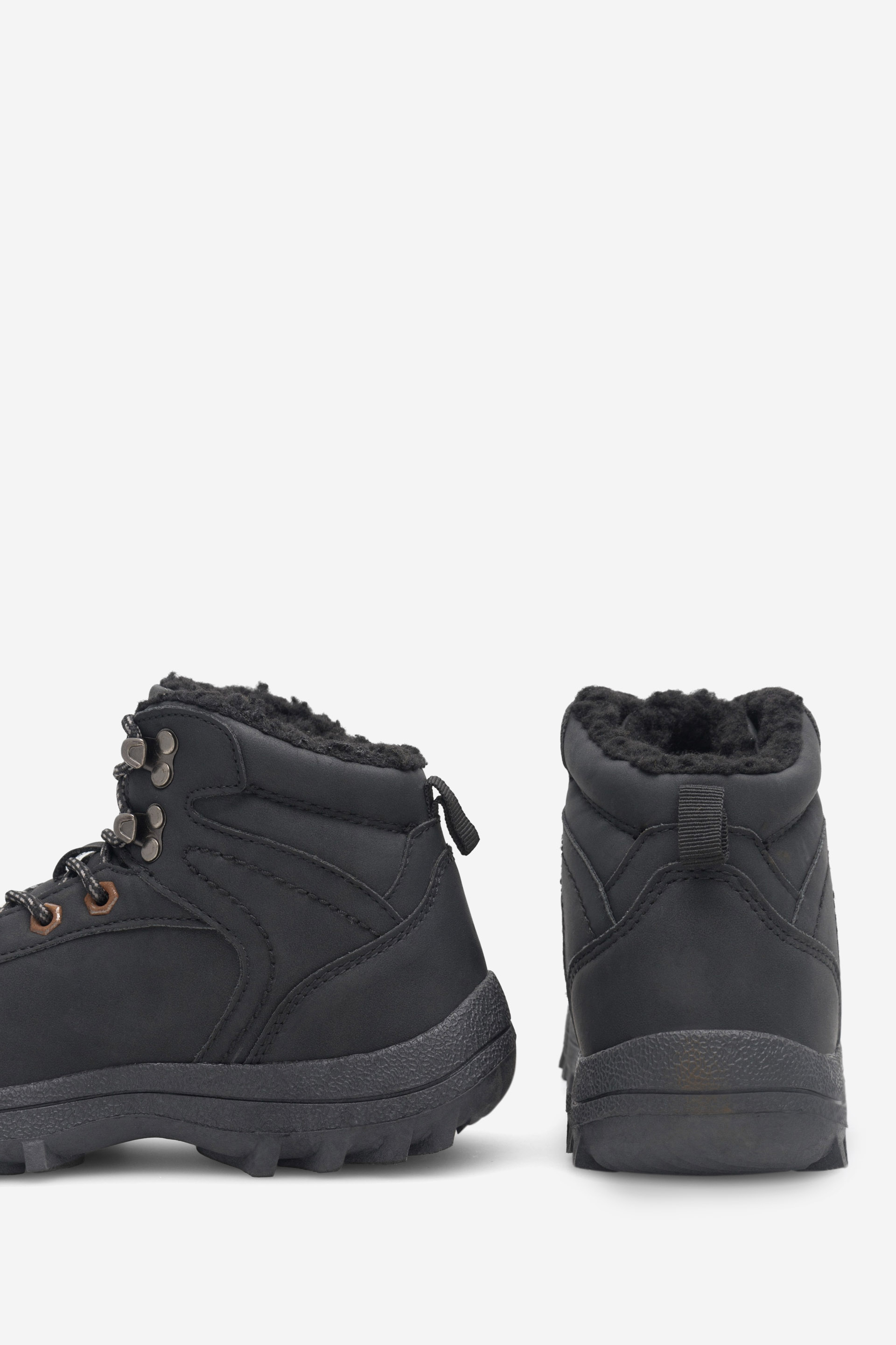 Trekking čevlji Črna