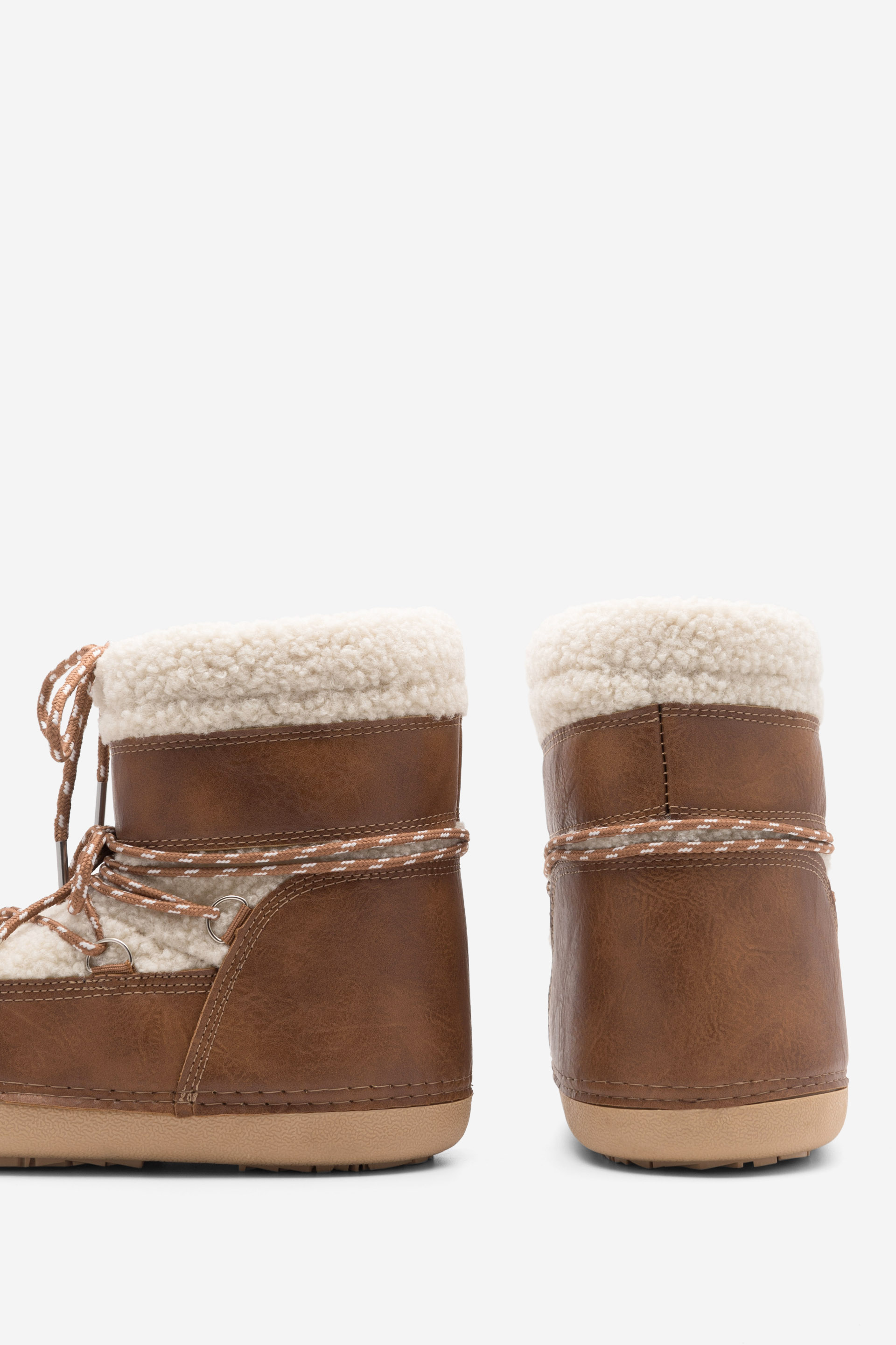 Kotníková obuv CAMEL