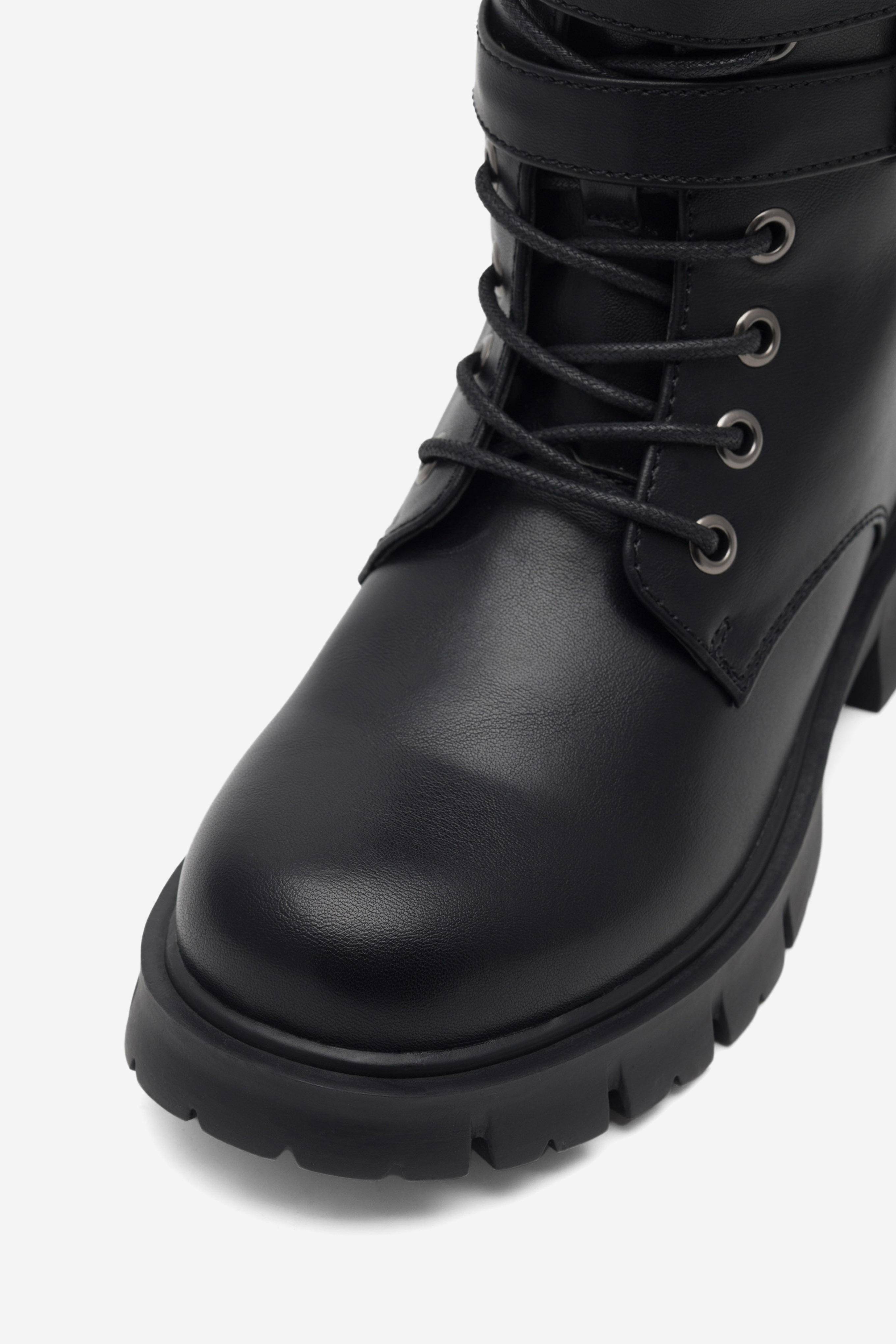 Gležnjarji z vezalkami Črna