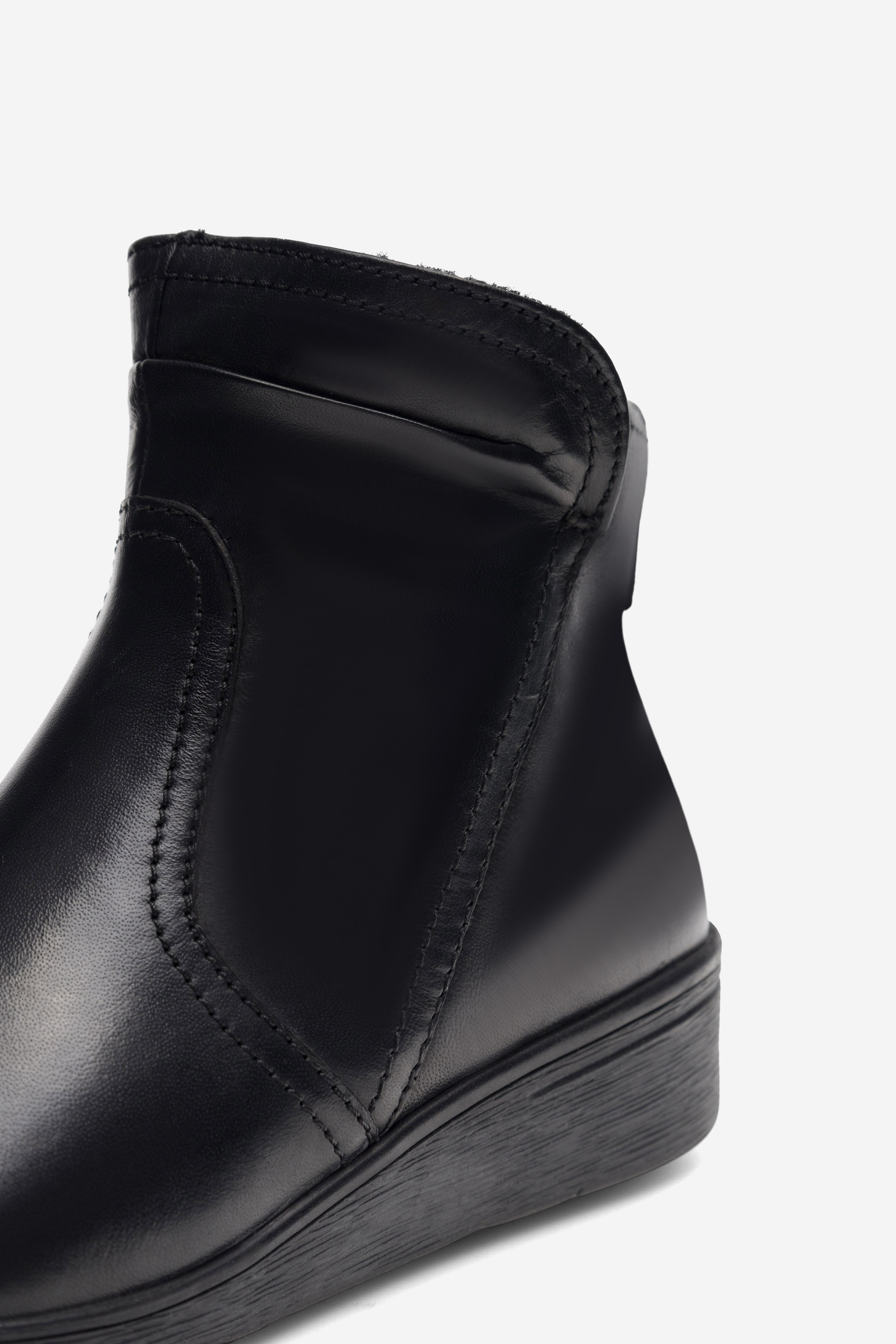 Kotníková obuv ČERNÁ