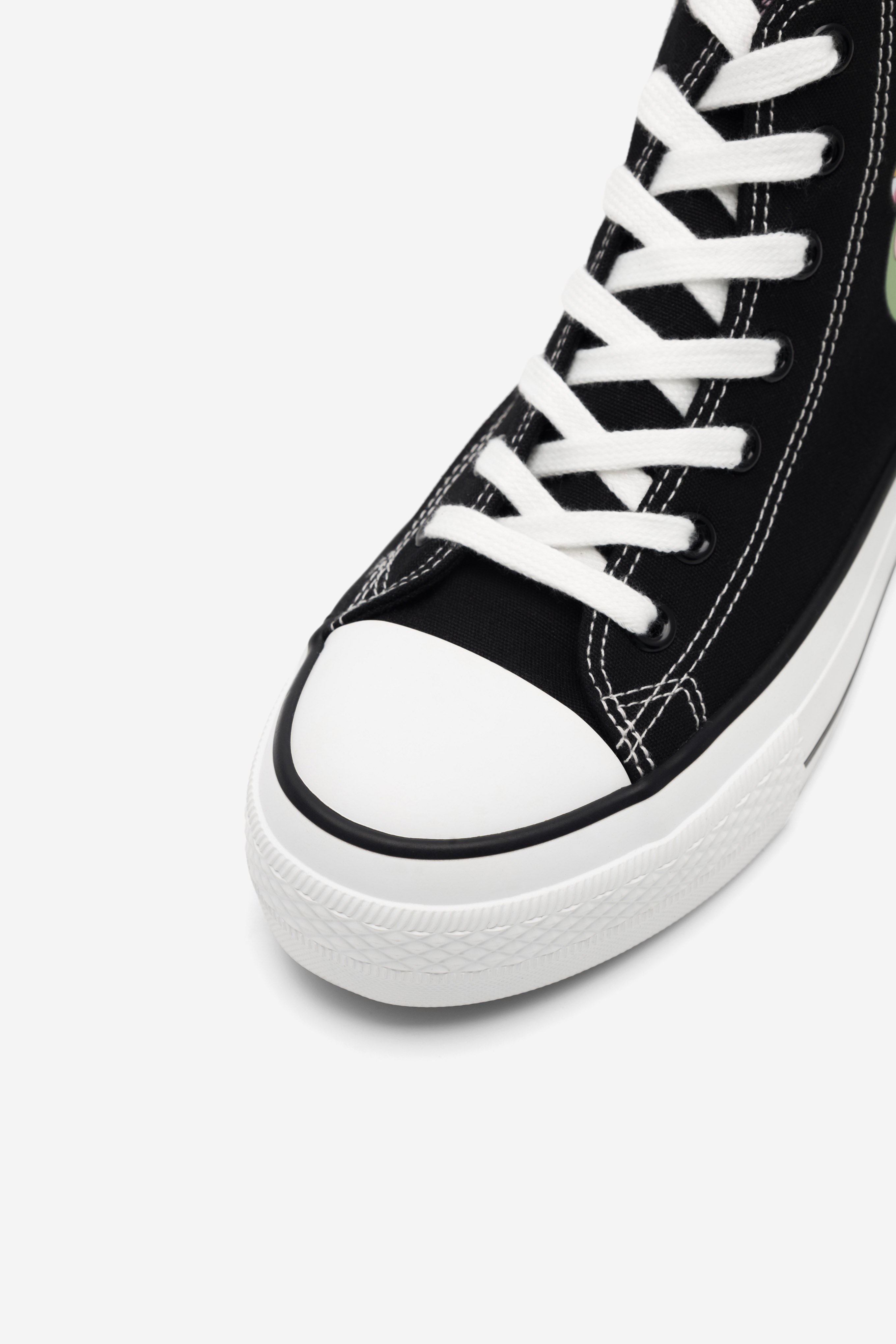 Platnene superge Črna