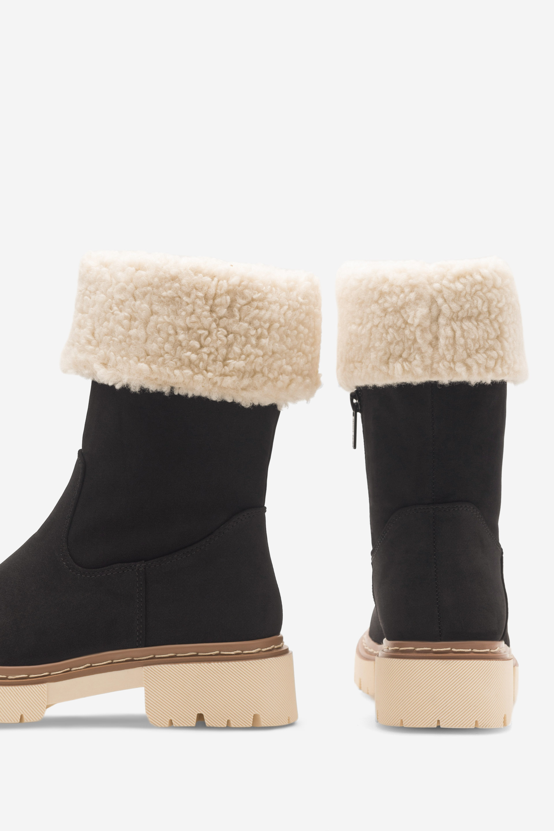 Kotníková obuv ČERNÁ