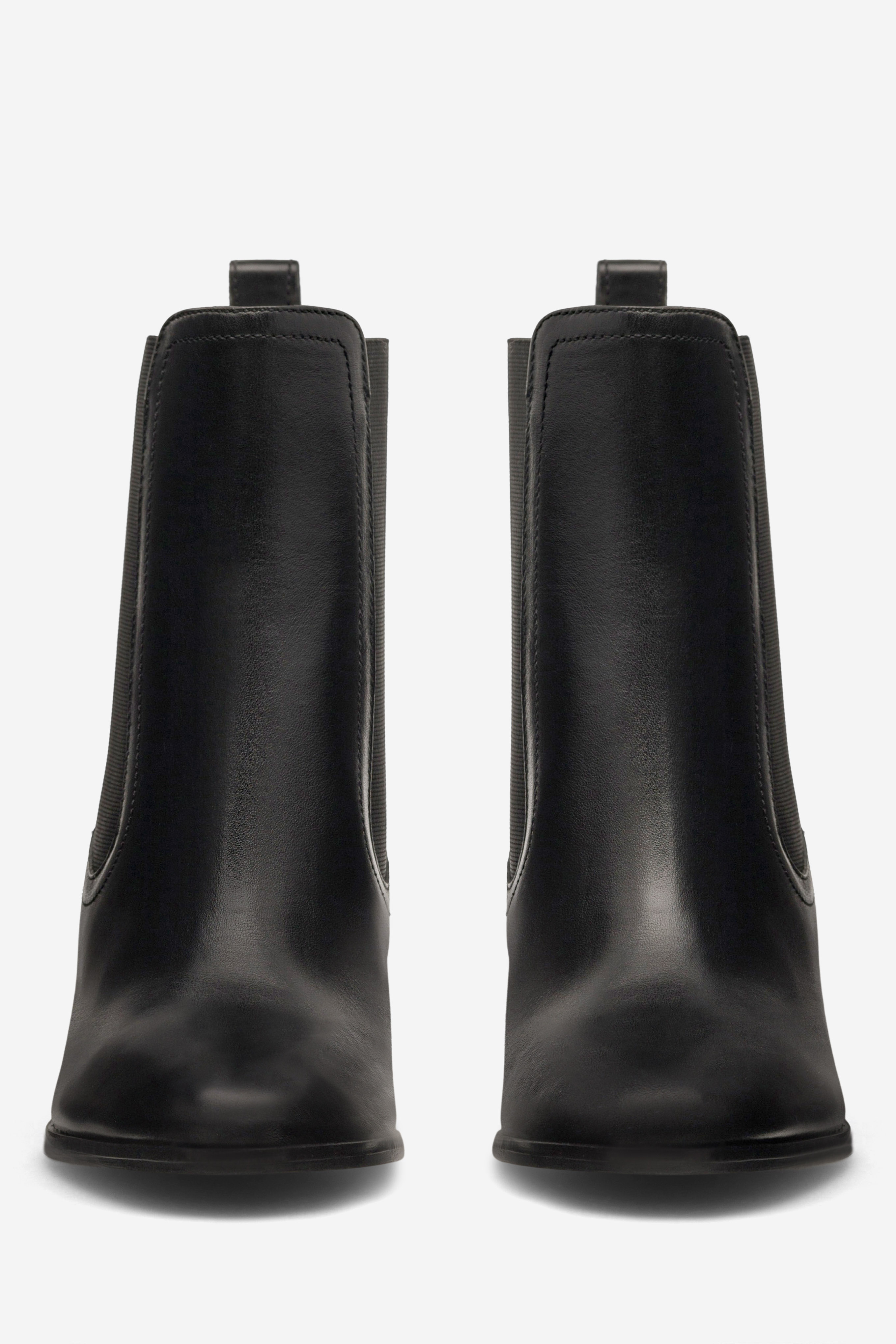 Kotníková obuv ČERNÁ