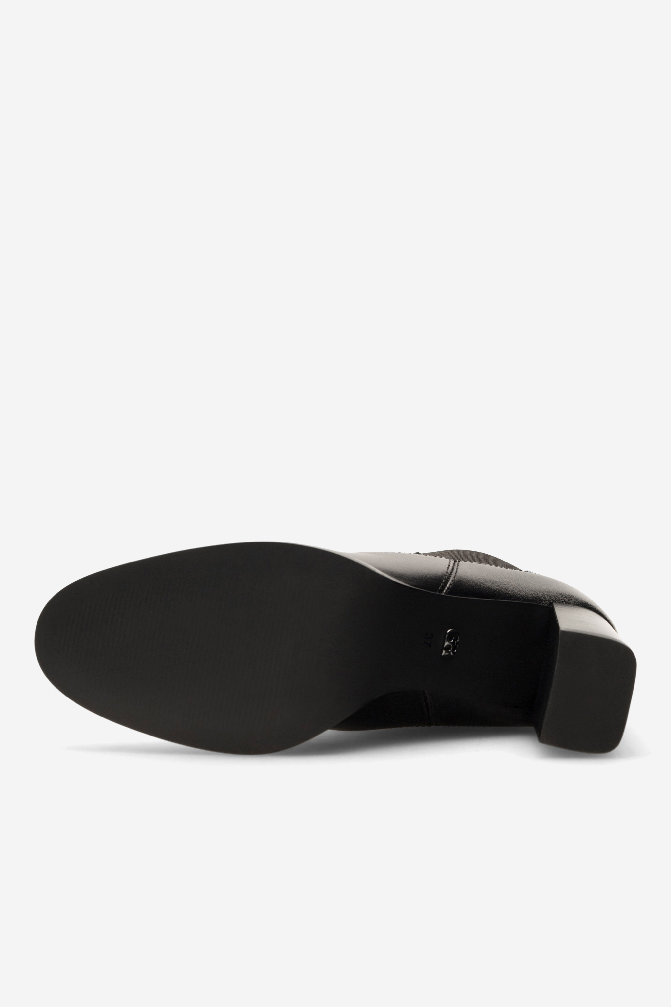 Kotníková obuv ČERNÁ