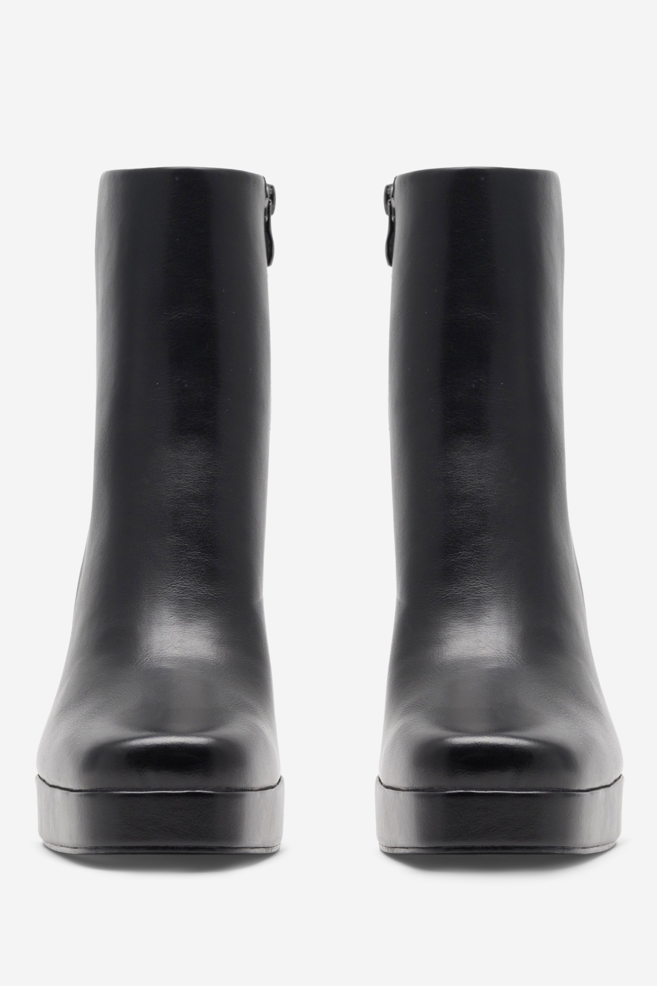 Kotníková obuv ČERNÁ