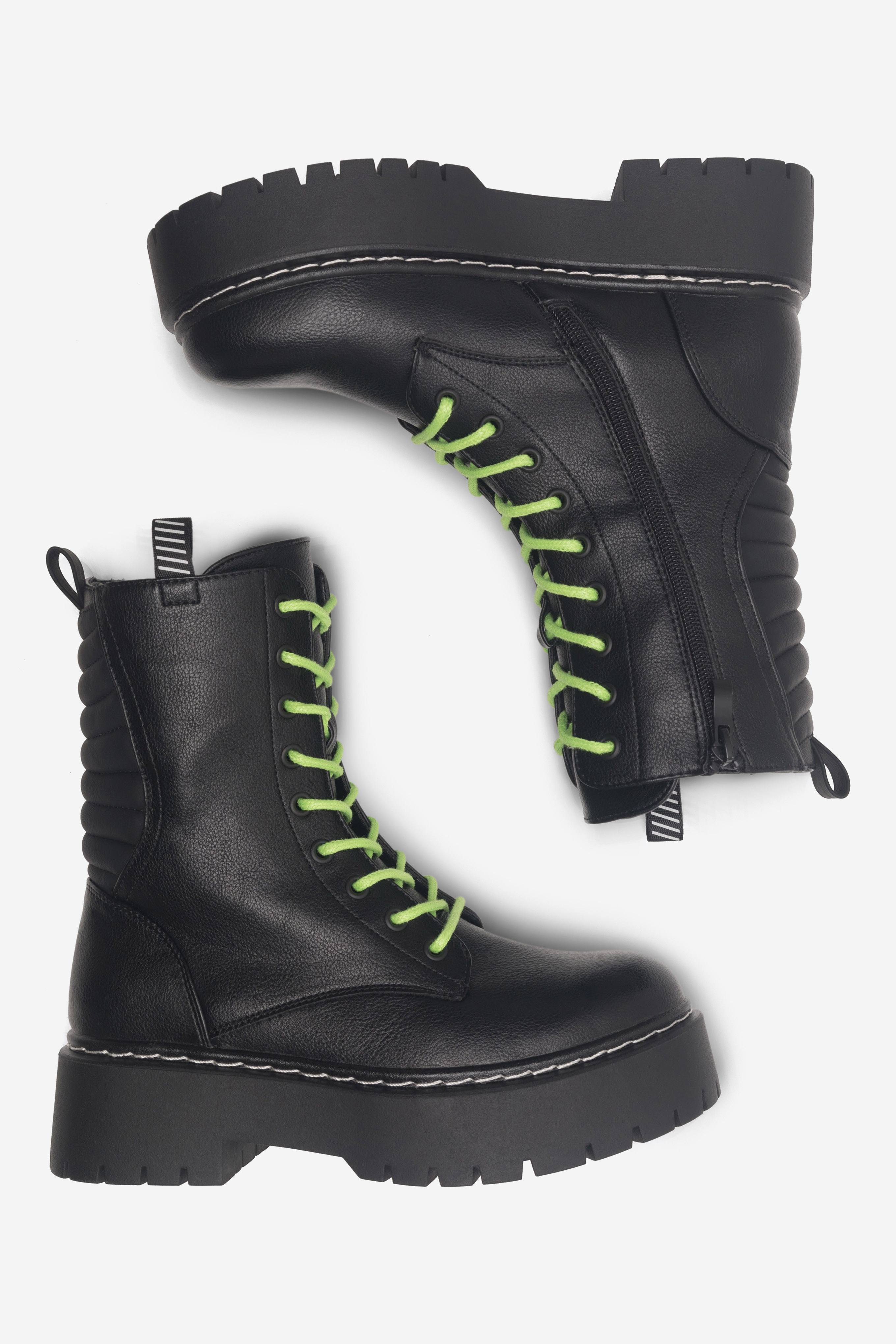 Šněrovací vyšší obuv ČERNÁ