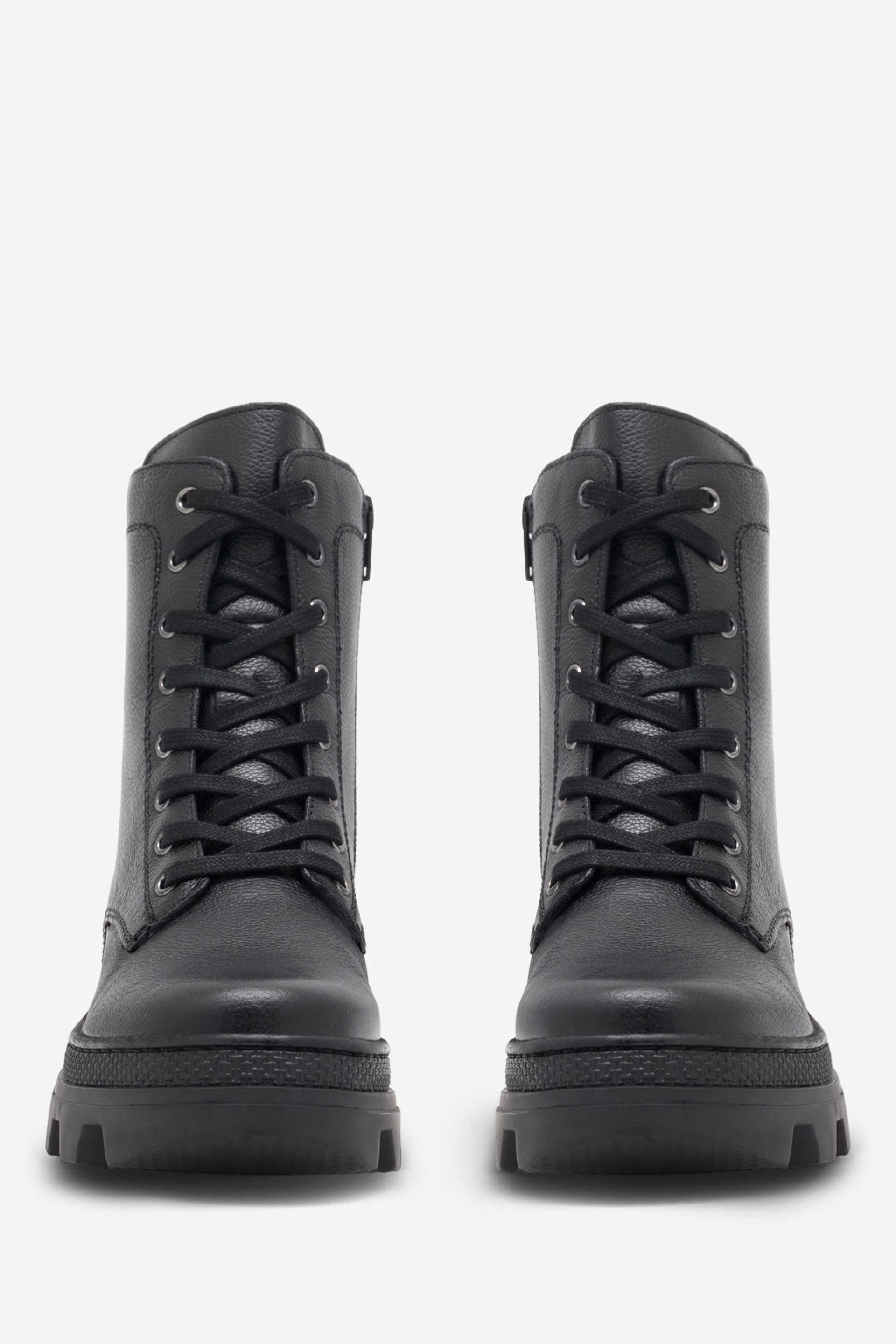 Šněrovací vyšší obuv ČERNÁ