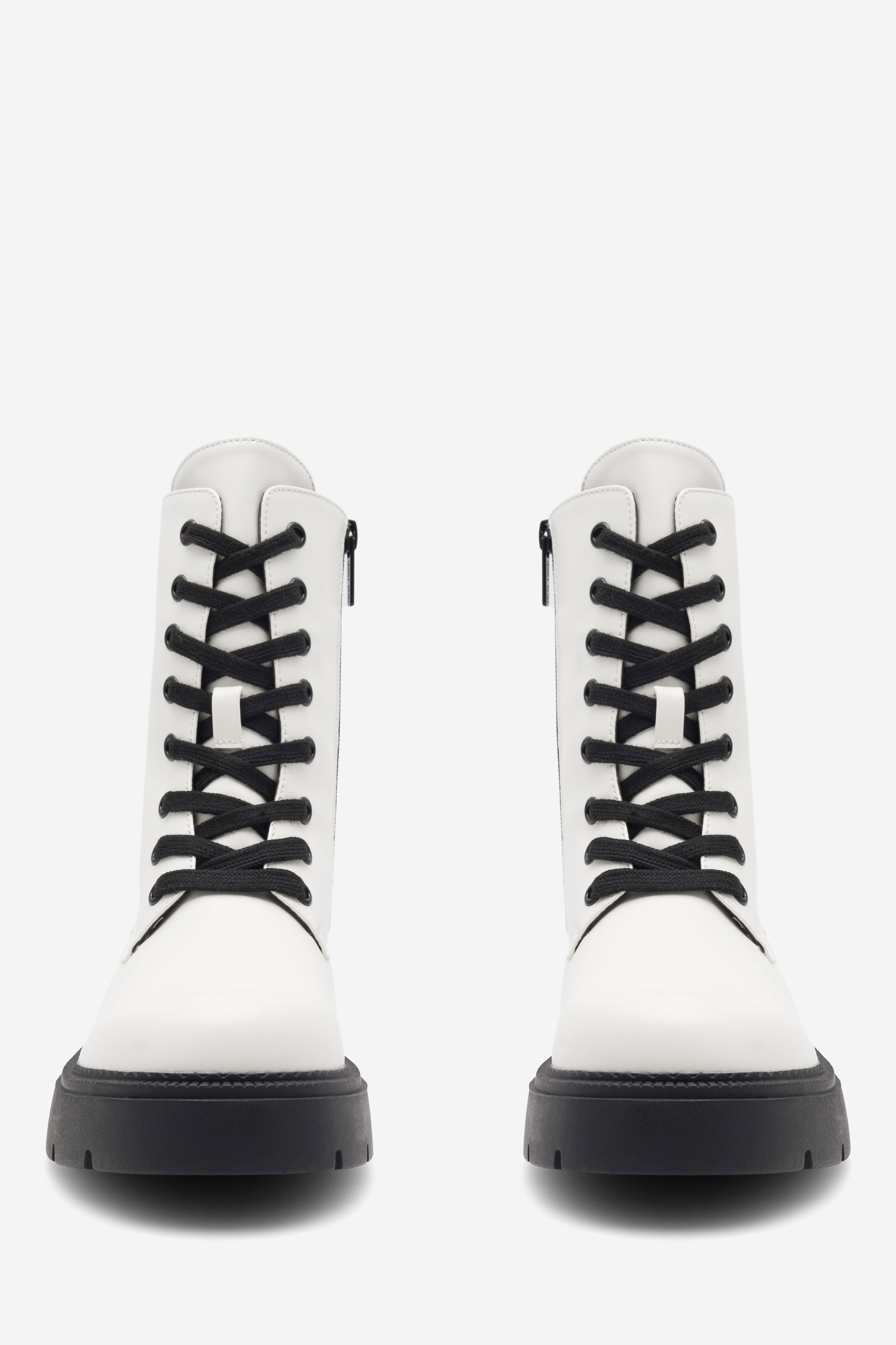 Šněrovací vyšší obuv BÍLÁ