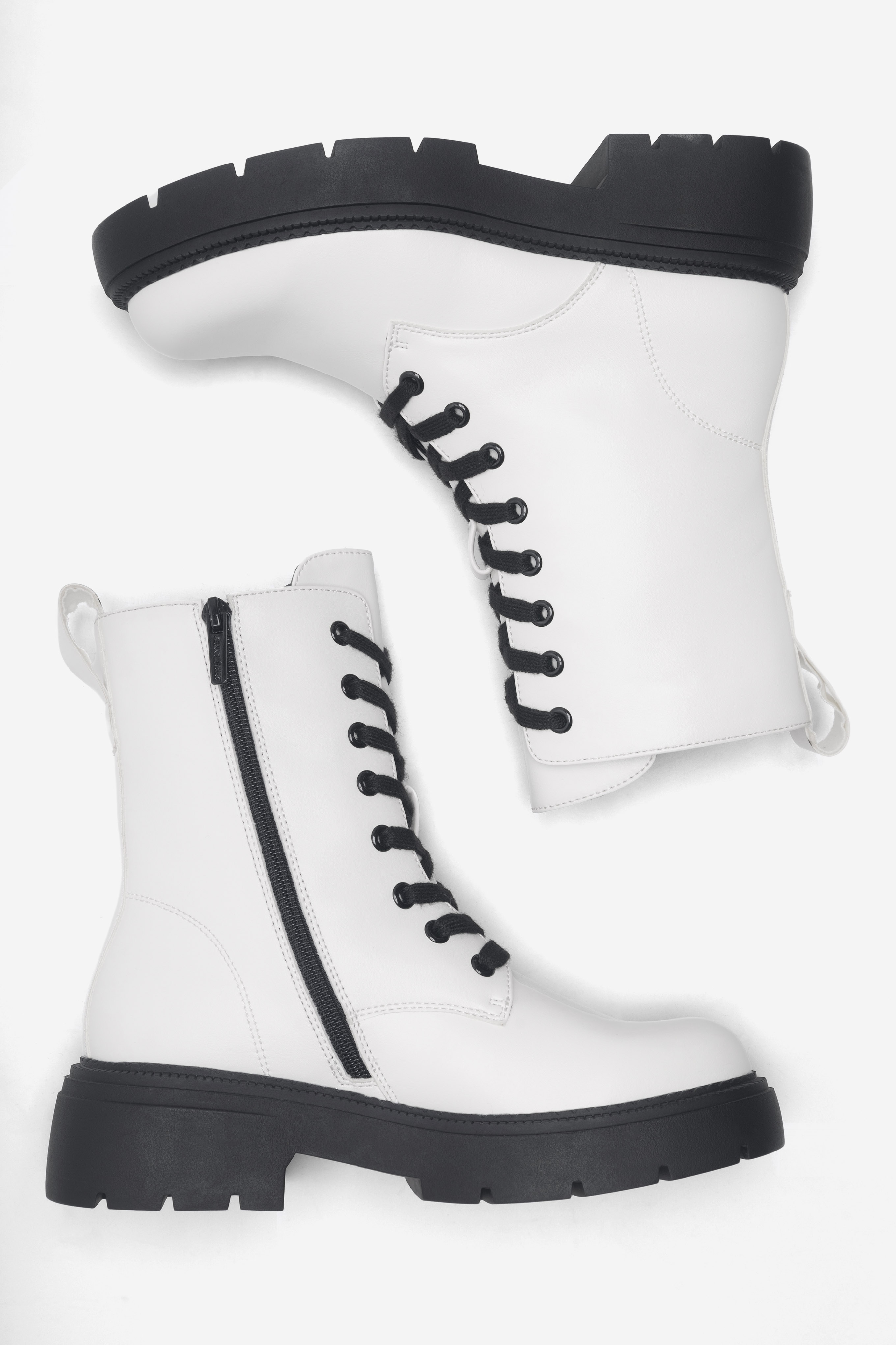Šněrovací vyšší obuv BÍLÁ