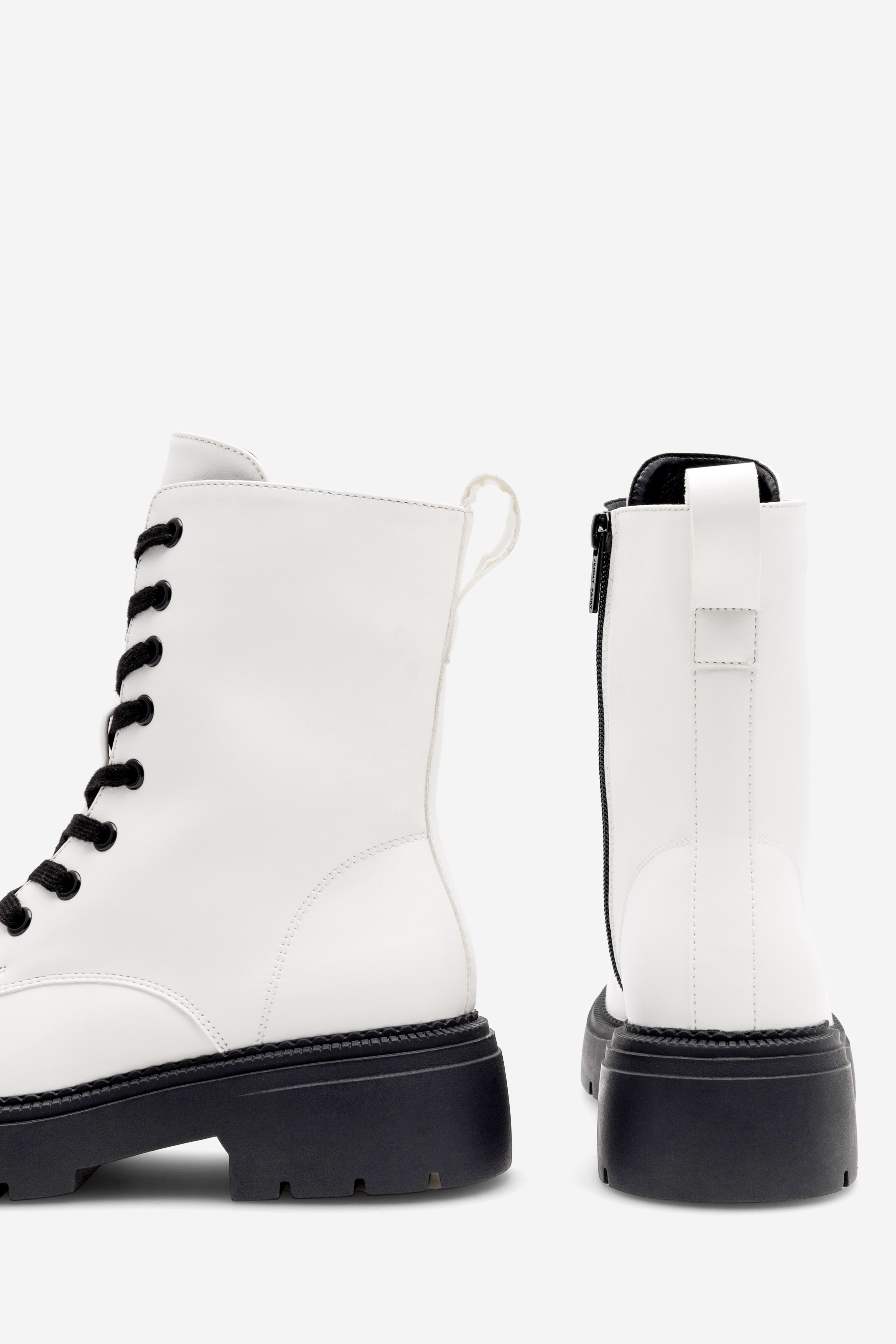 Šněrovací vyšší obuv BÍLÁ
