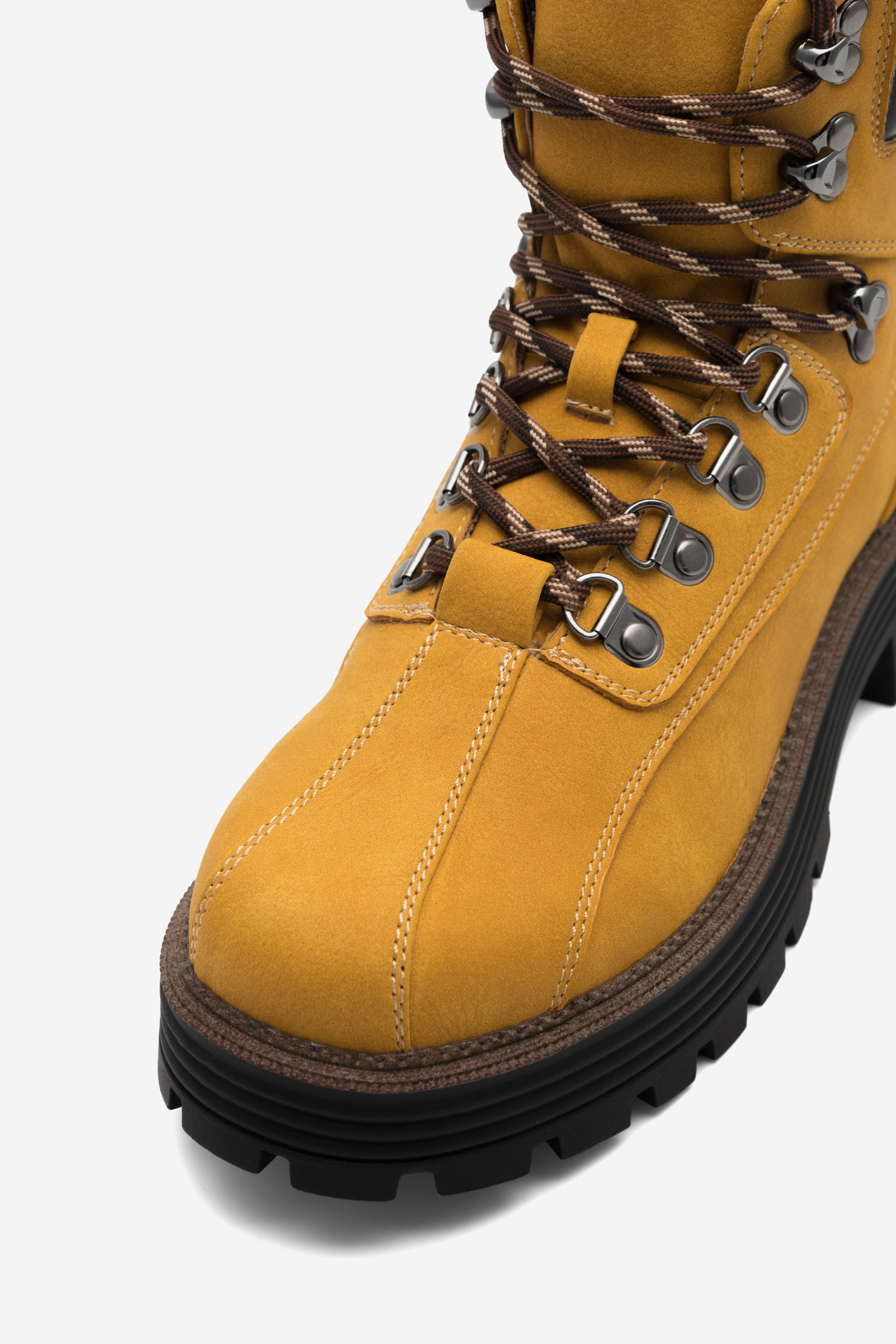 Šněrovací vyšší obuv CAMEL