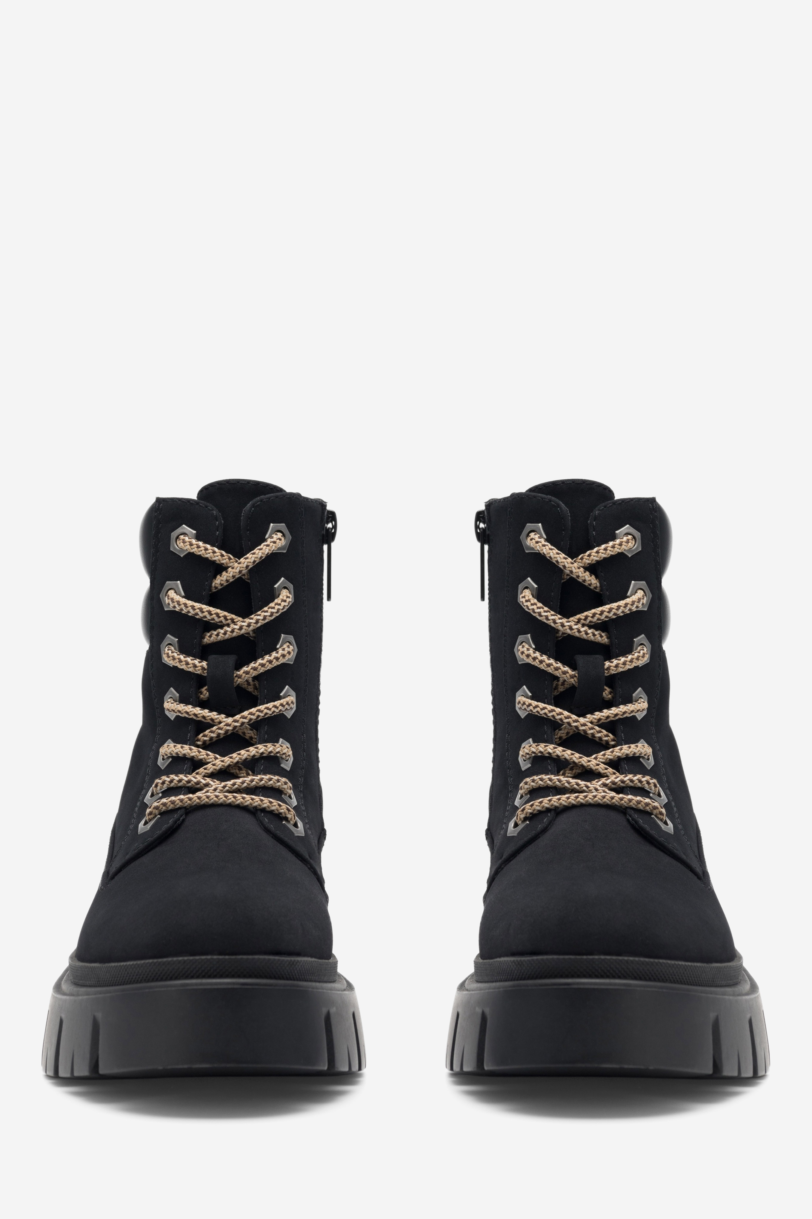 Šněrovací vyšší obuv ČERNÁ