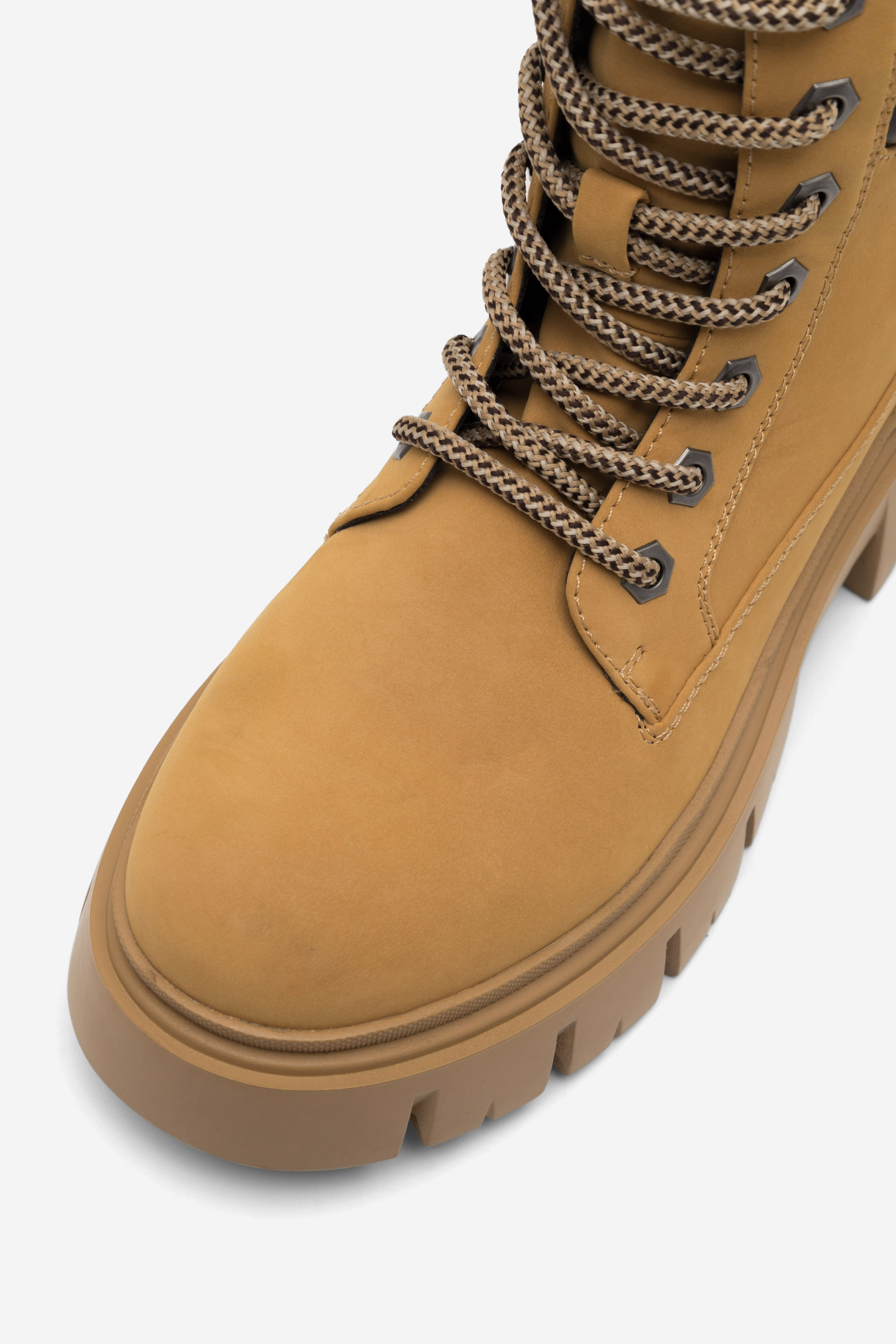 Šněrovací vyšší obuv CAMEL