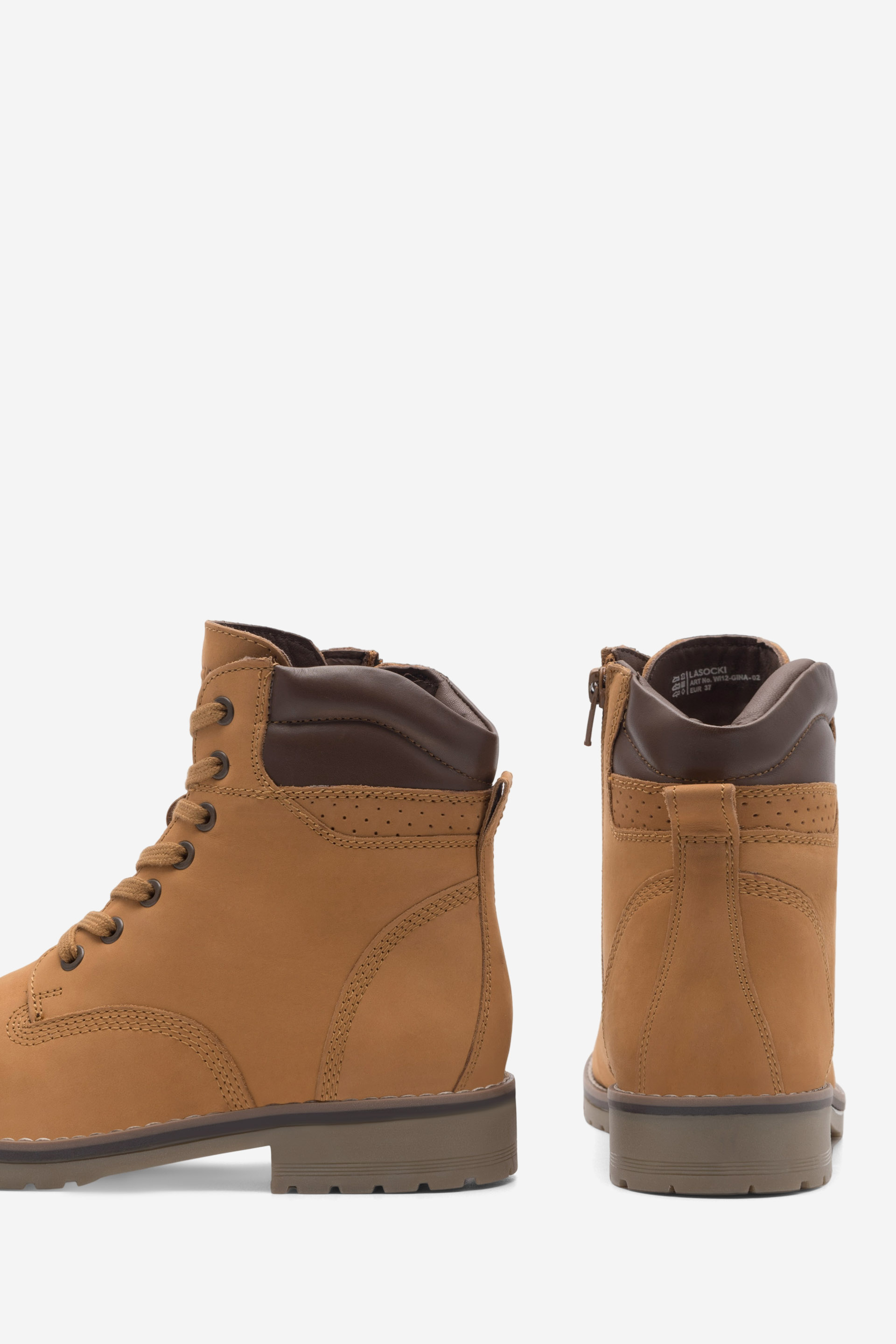 Šněrovací vyšší obuv CAMEL