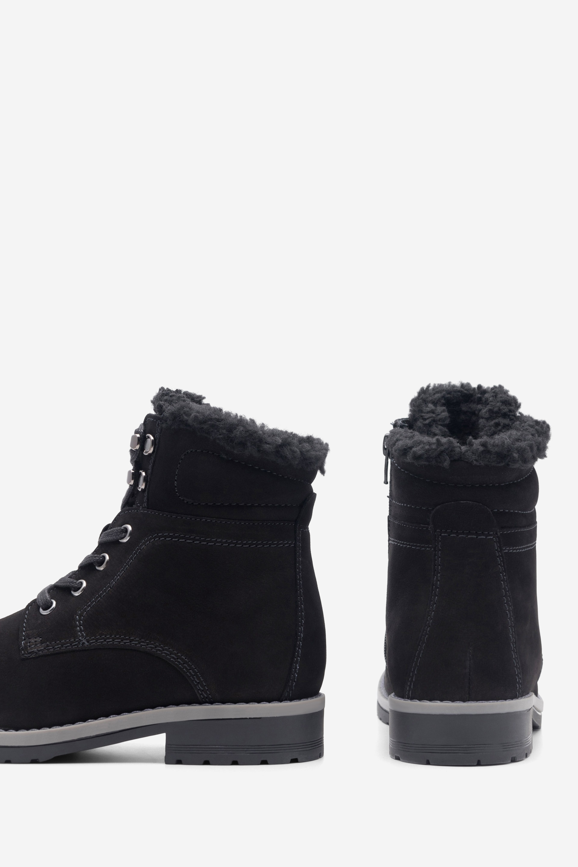 Šněrovací vyšší obuv ČERNÁ