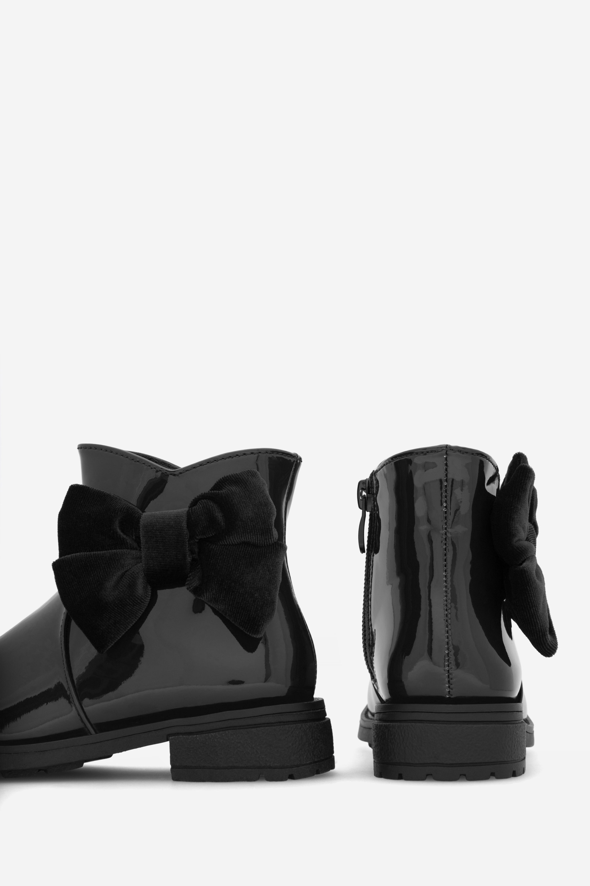 Kotníková obuv ČERNÁ