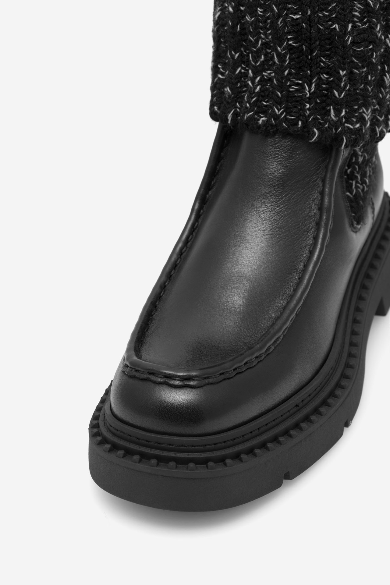 Kotníková obuv ČERNÁ