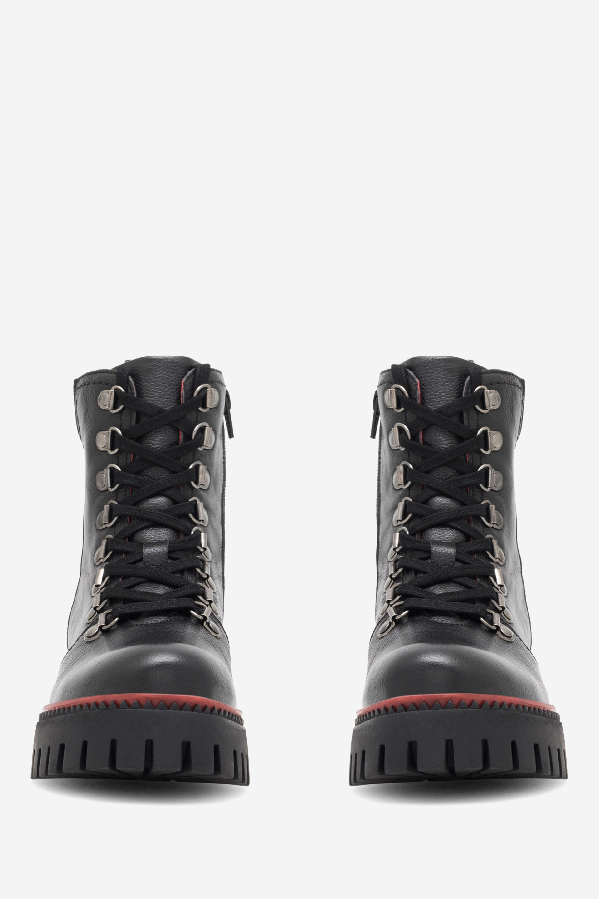 Šněrovací vyšší obuv ČERNÁ